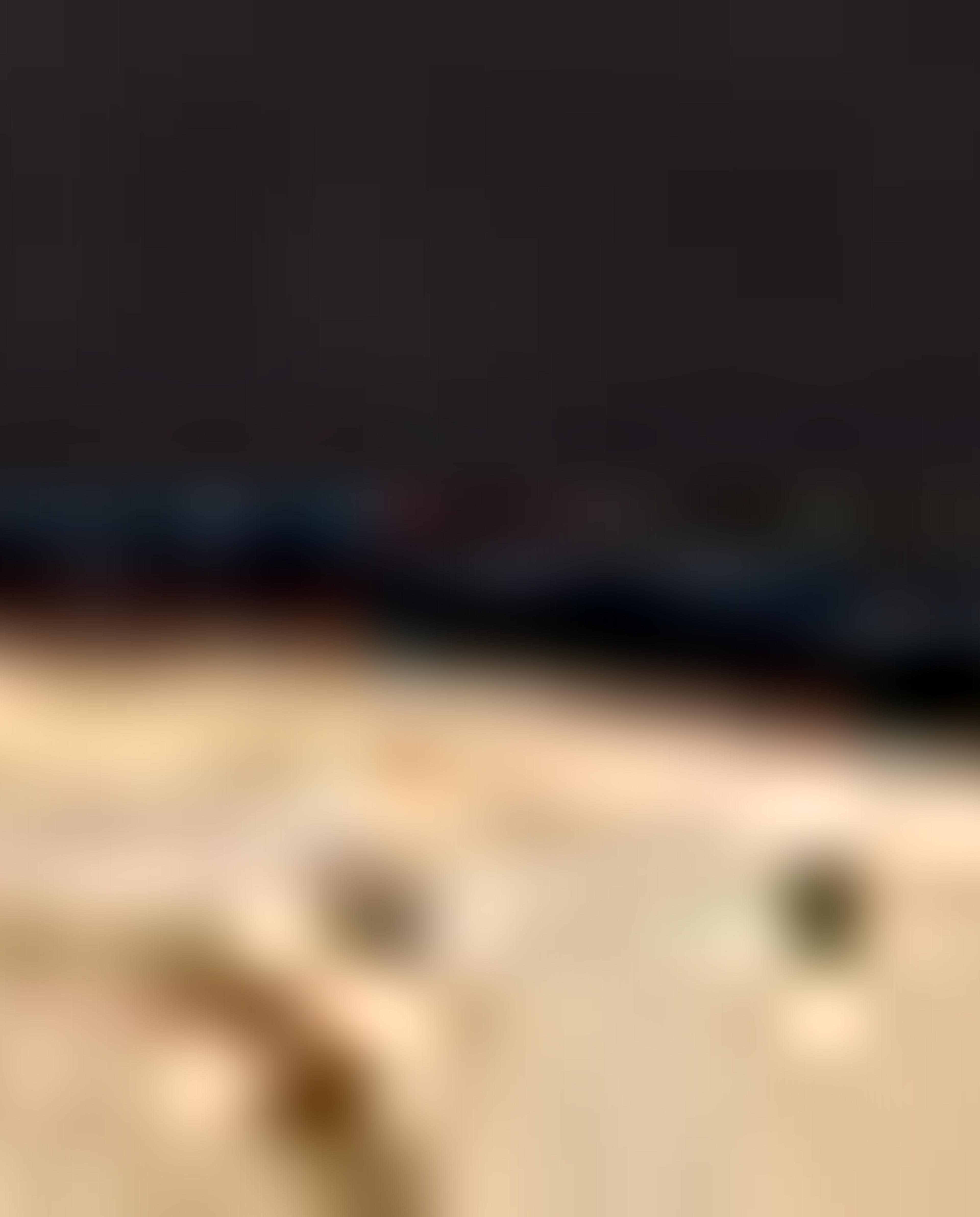 سويتشيرت بياقة دائرية وأكمام طويلة بطبعة