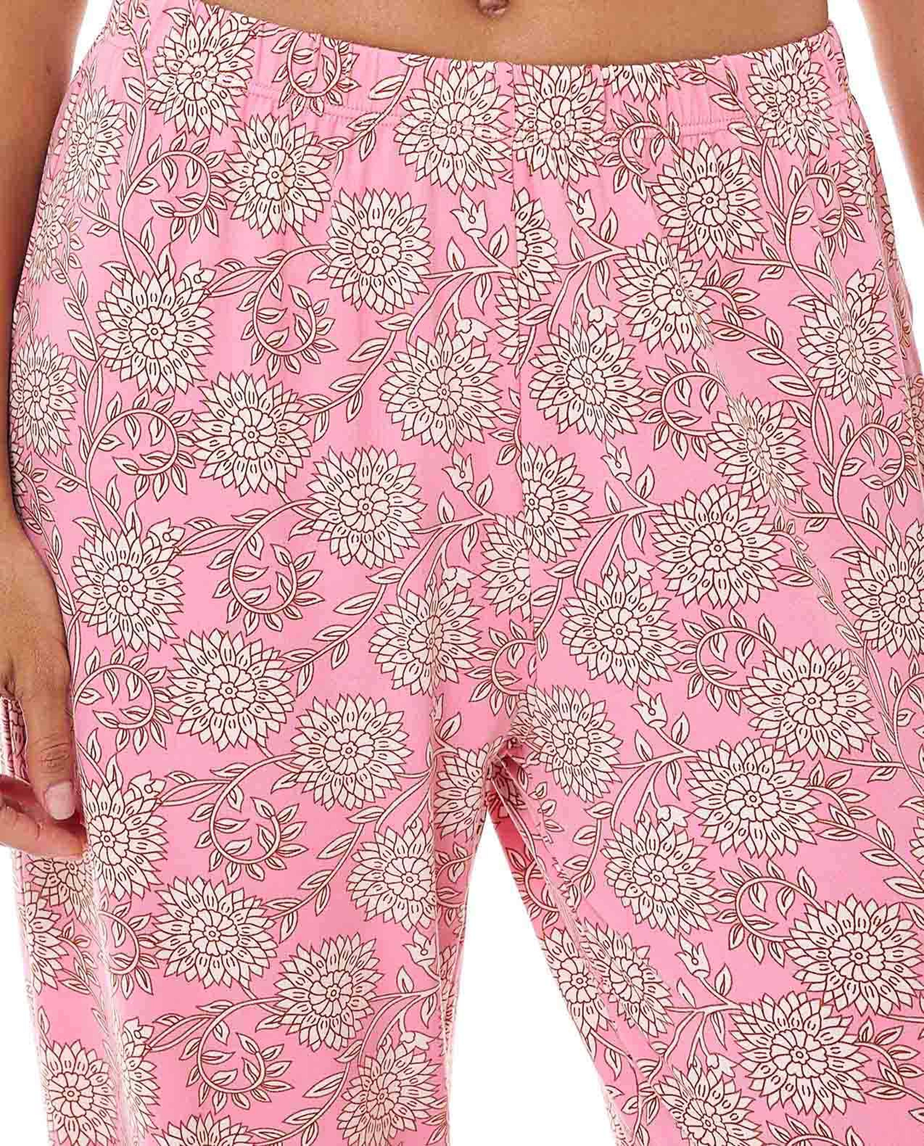 طقم بيجاما بياقة بطبعة زهور