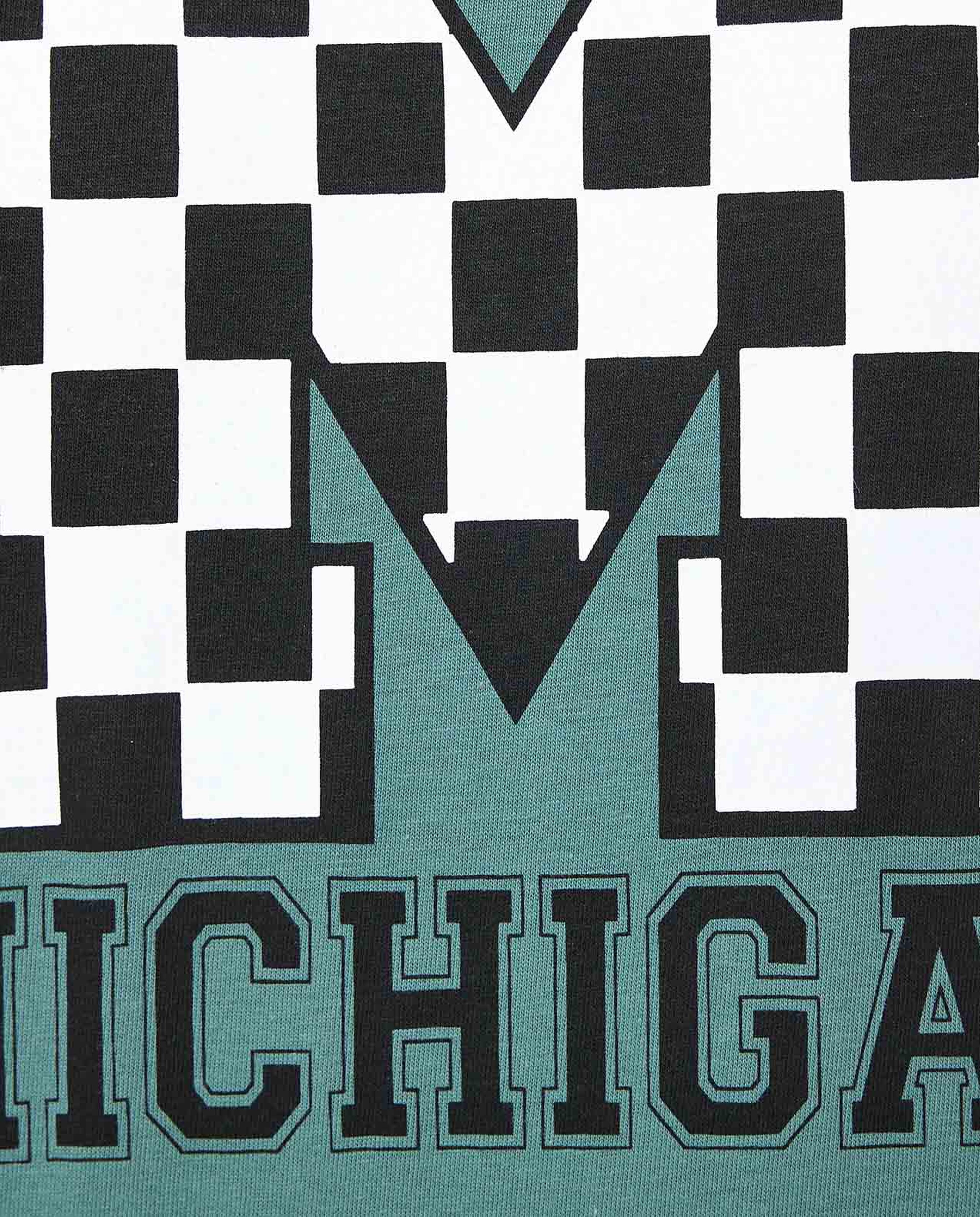 تيشيرت بطبعة وبياقة دائرية وبأكمام قصيرة