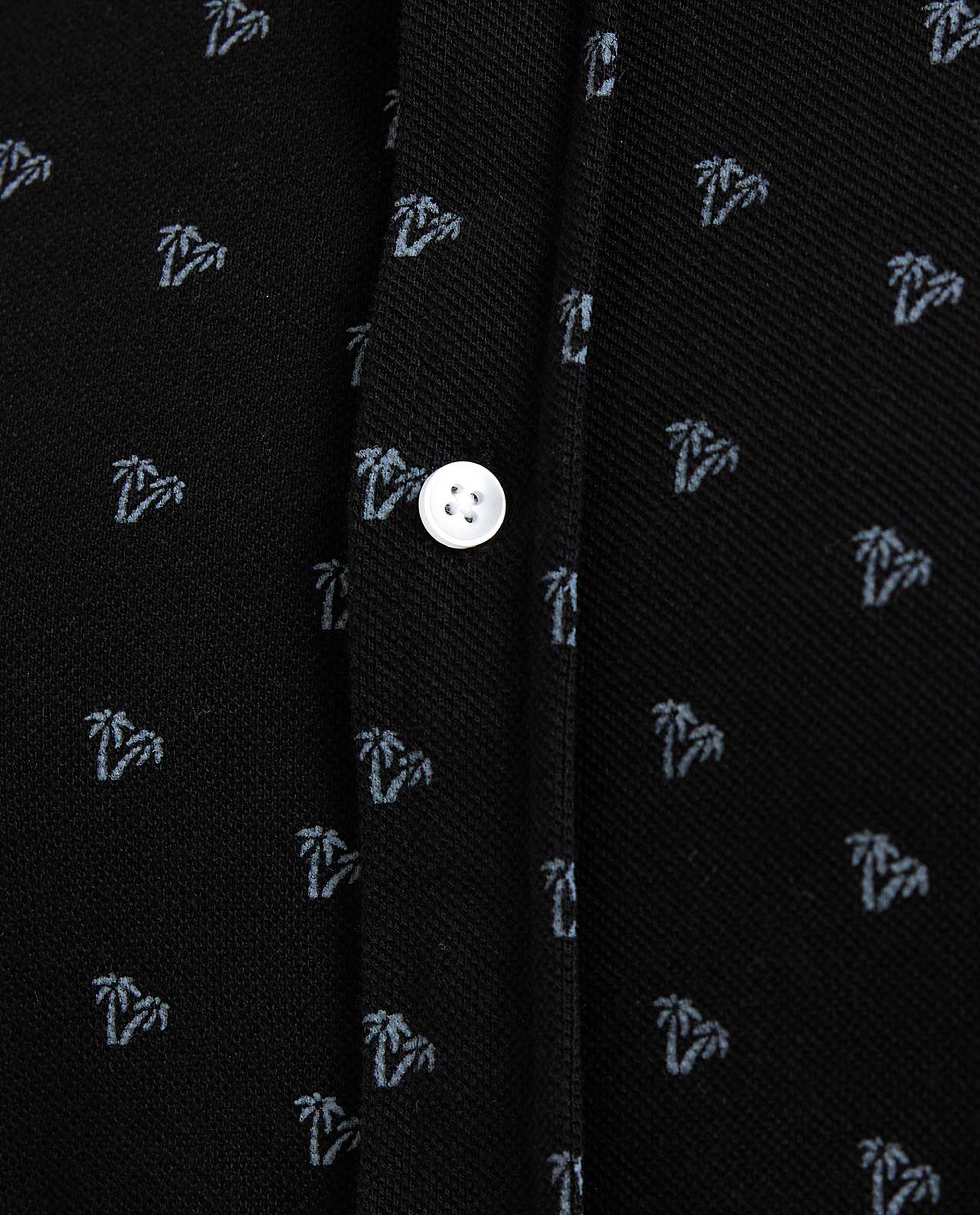 قميص بطبعة وبياقة ماندرين وبأكمام قصيرة