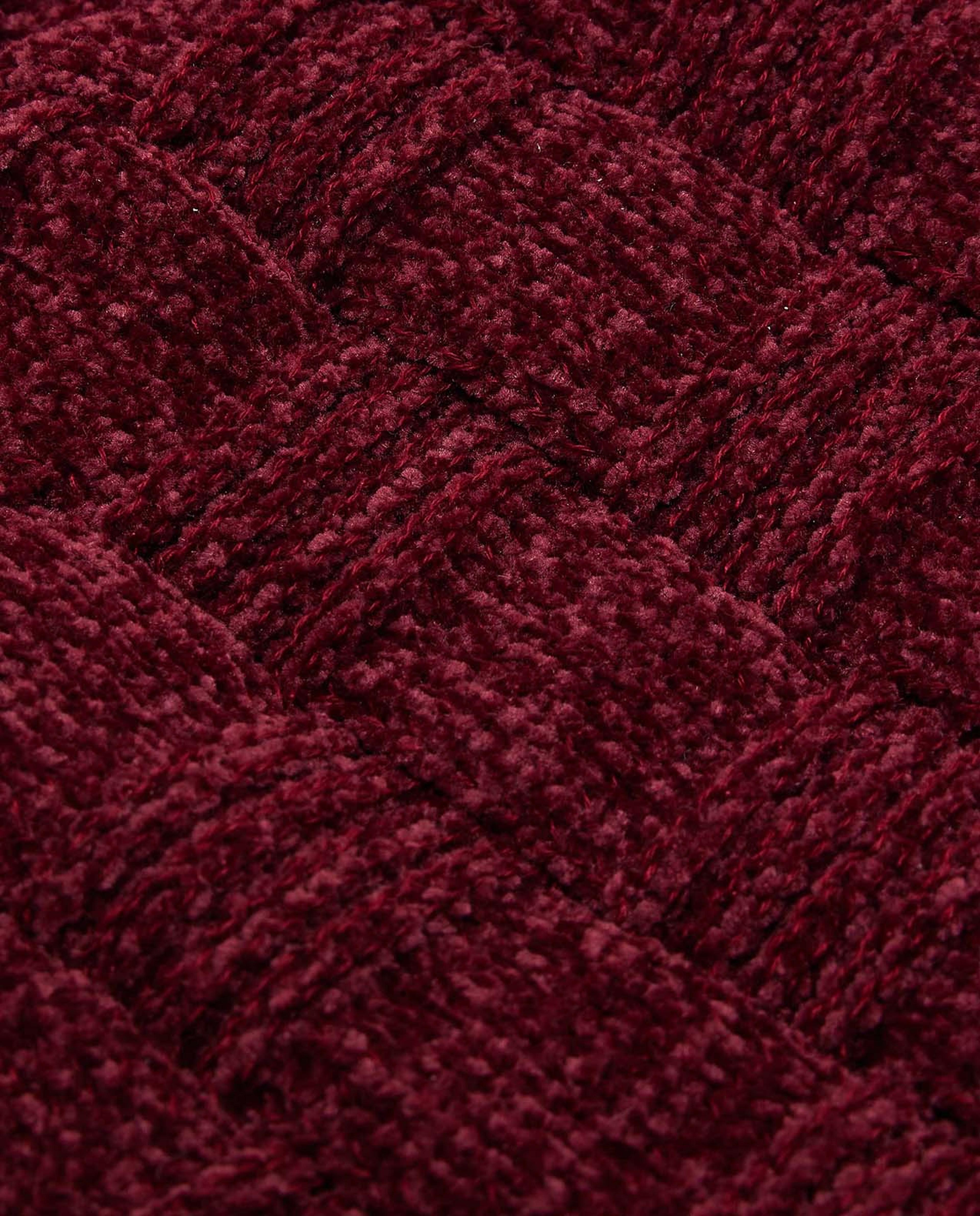 قبعة بيني منسوجة