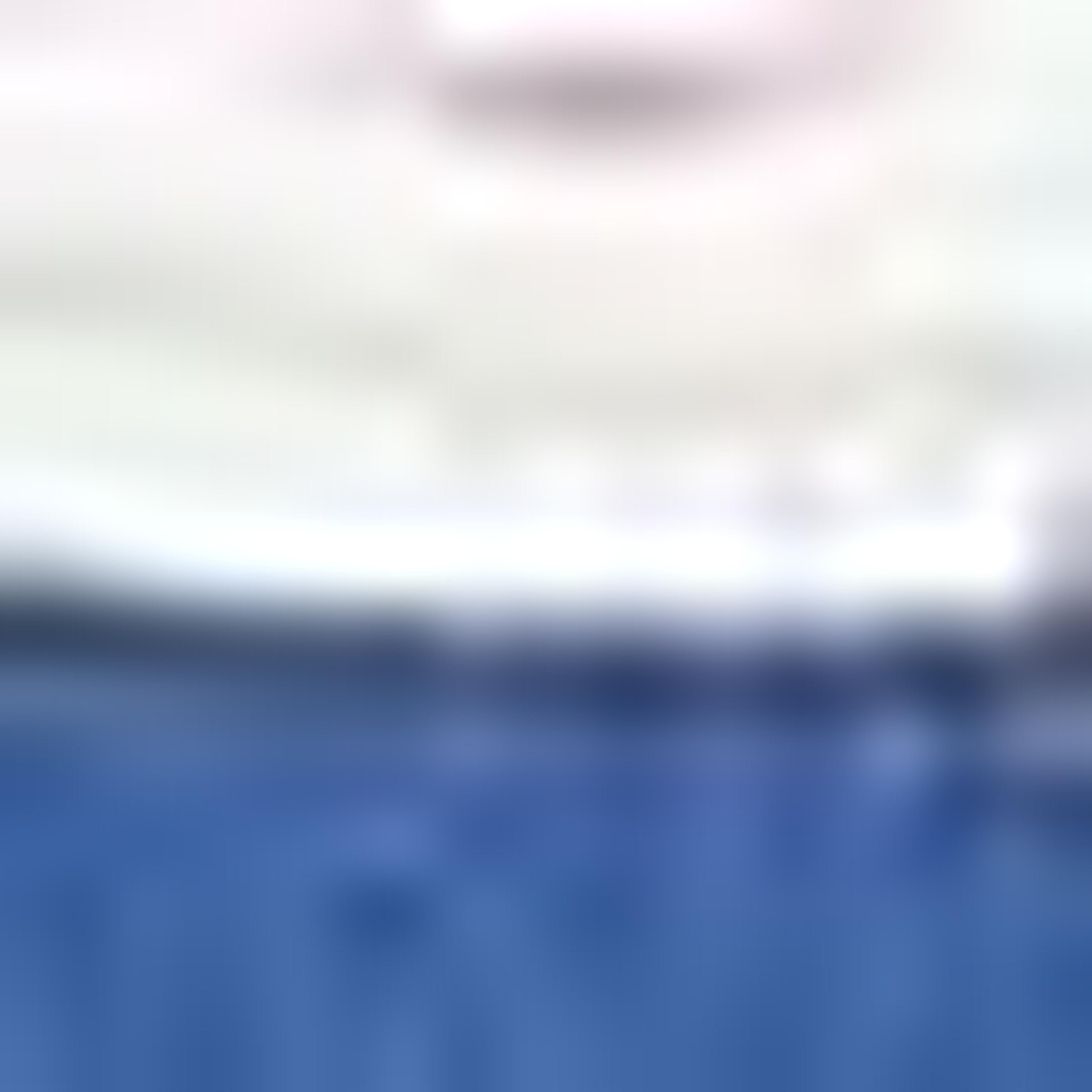 أوفرول دينيم وتوب منقط