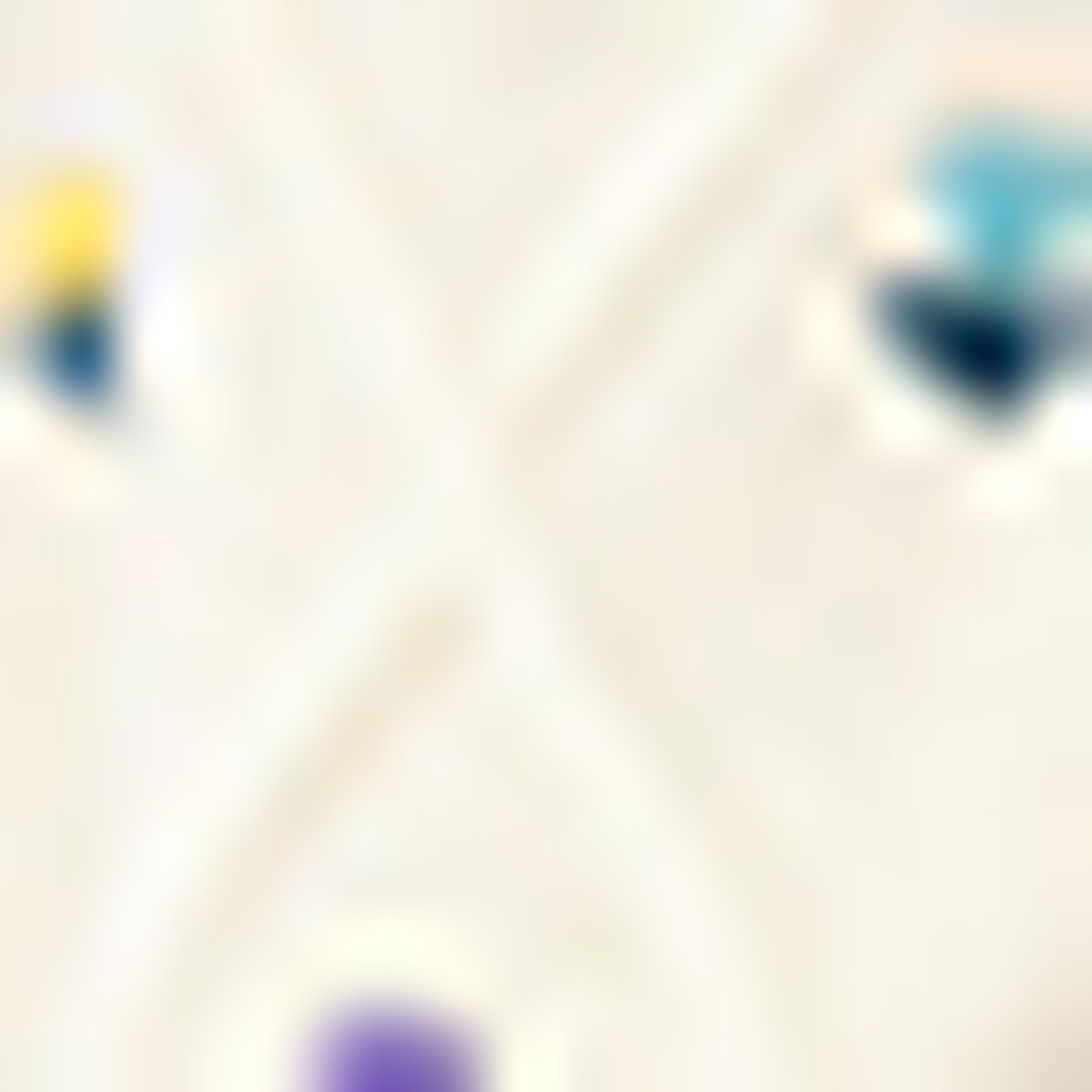 سترة مطرزة بياقة مستديرة وأكمام طويلة