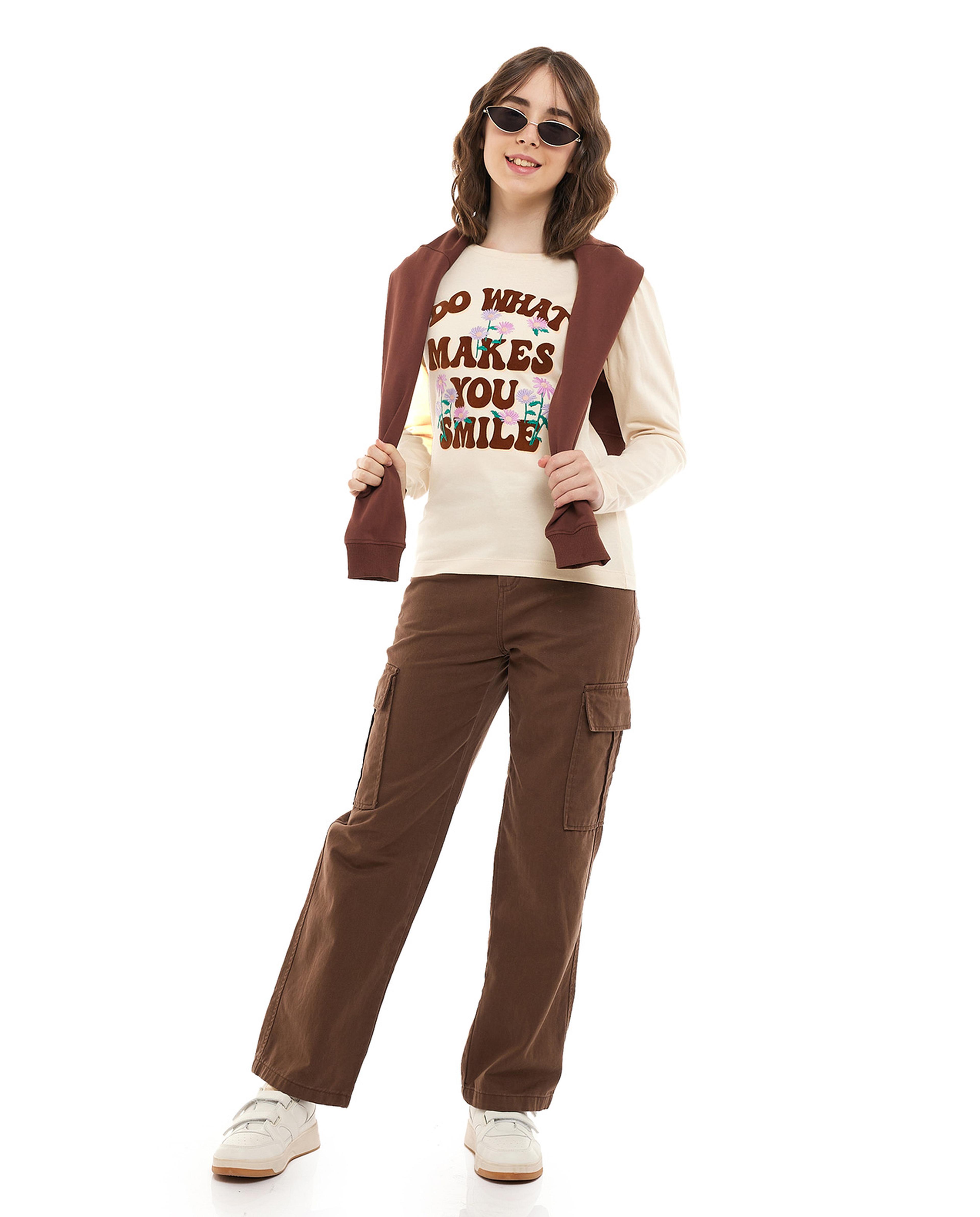 تيشيرت بطبعة وياقة مستديرة وأكمام طويلة