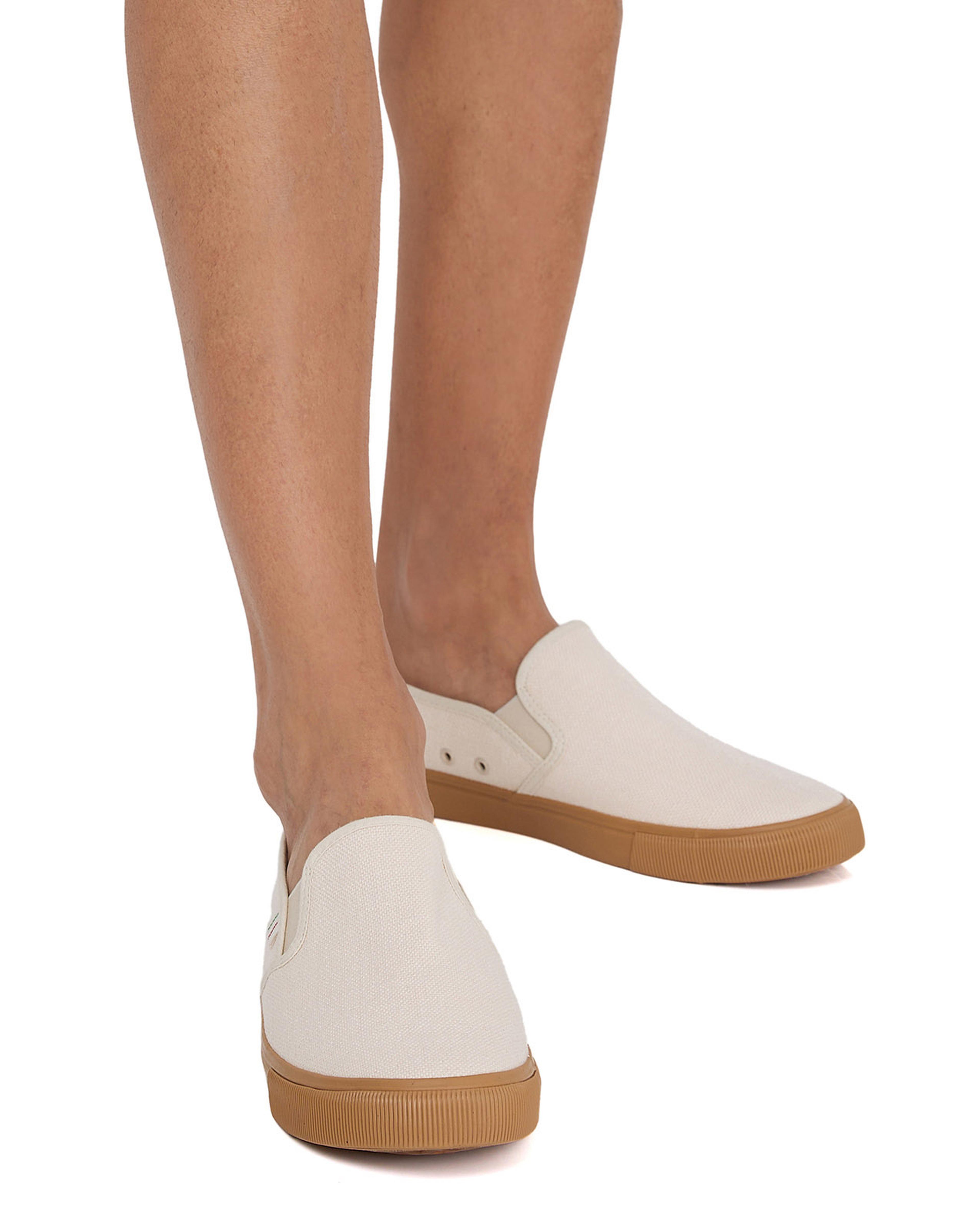 حذاء سليب أون قماشي