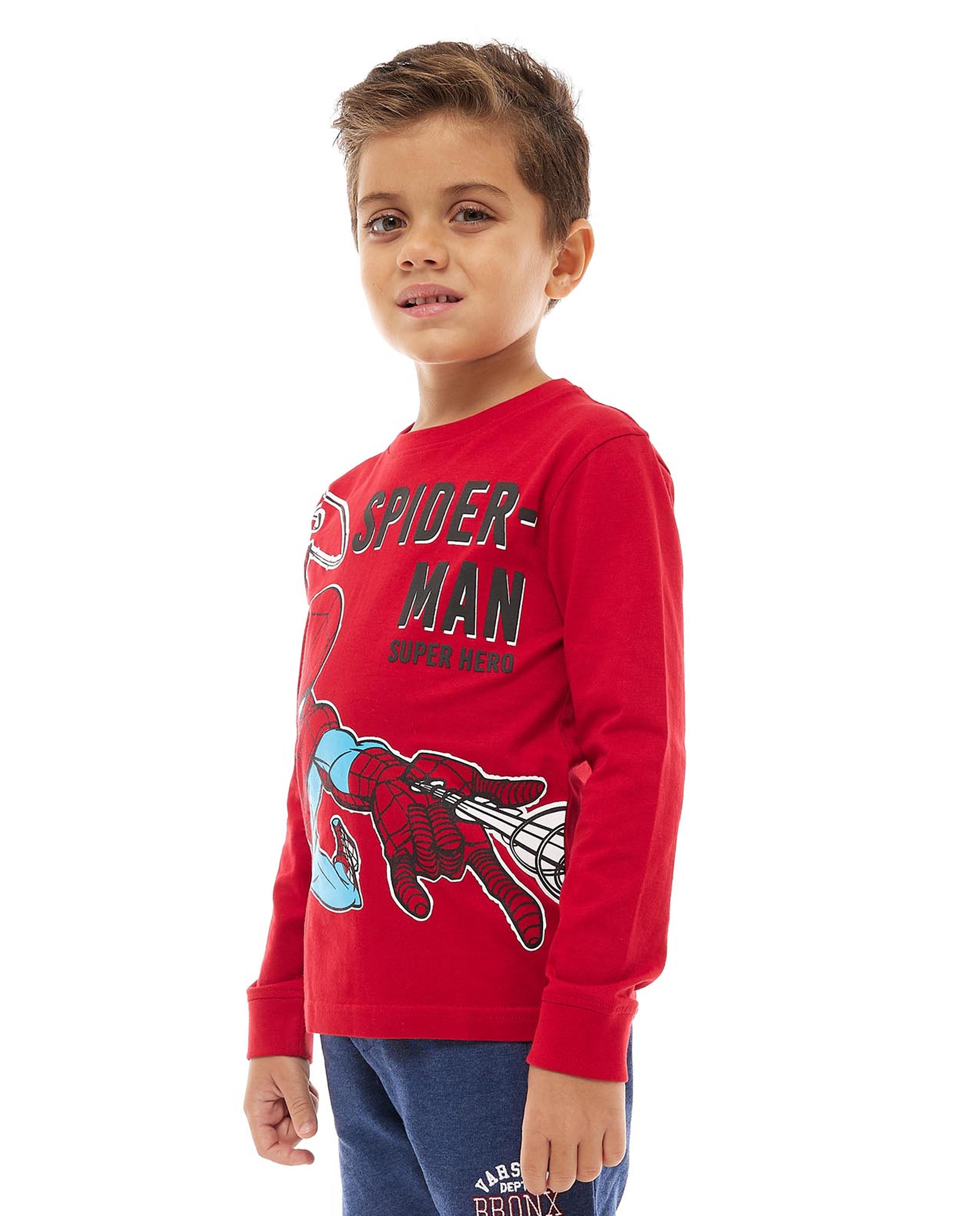 تيشيرت بطبعة وياقة مستديرة وأكمام طويلة