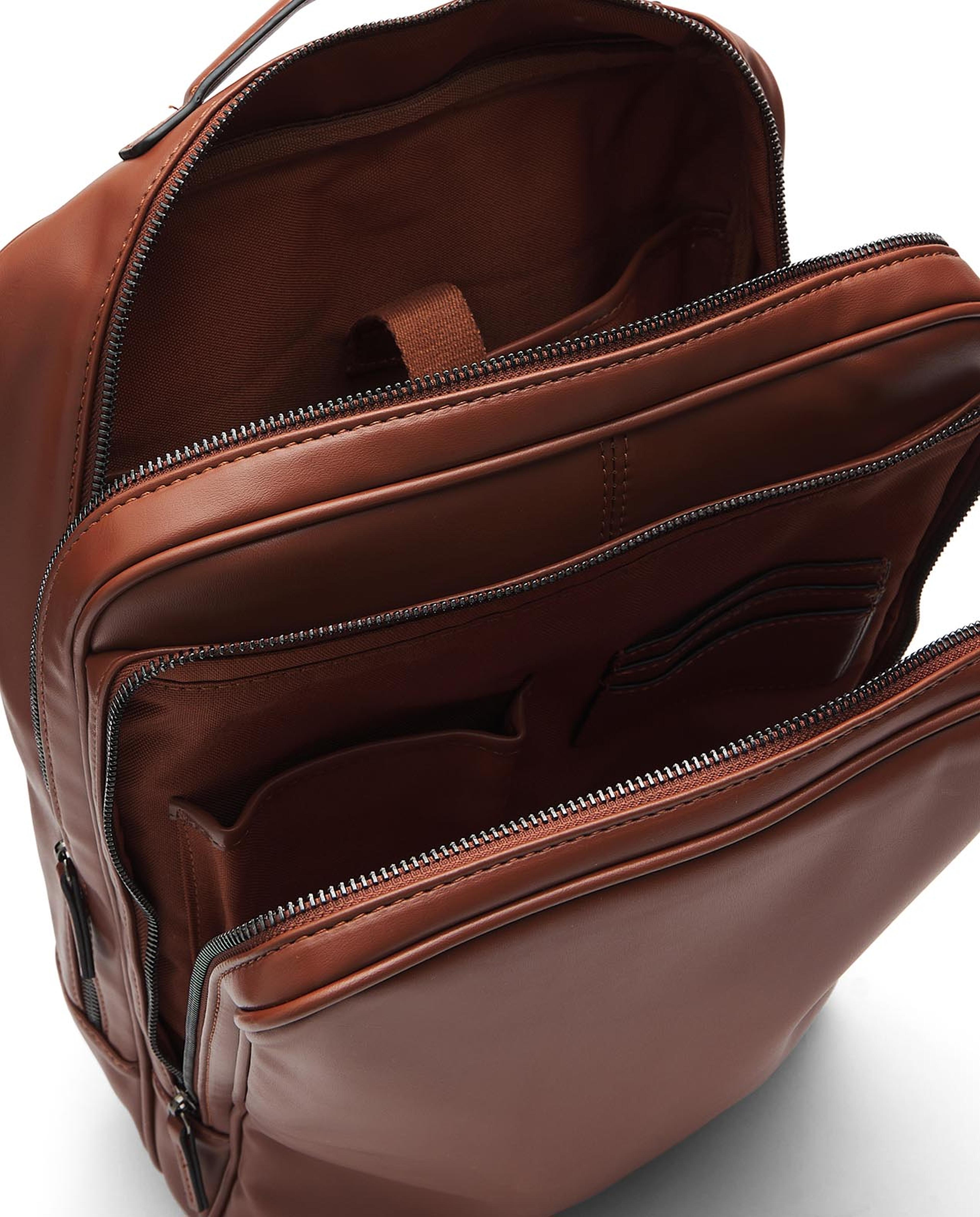 حقيبة ظهر بسحاب