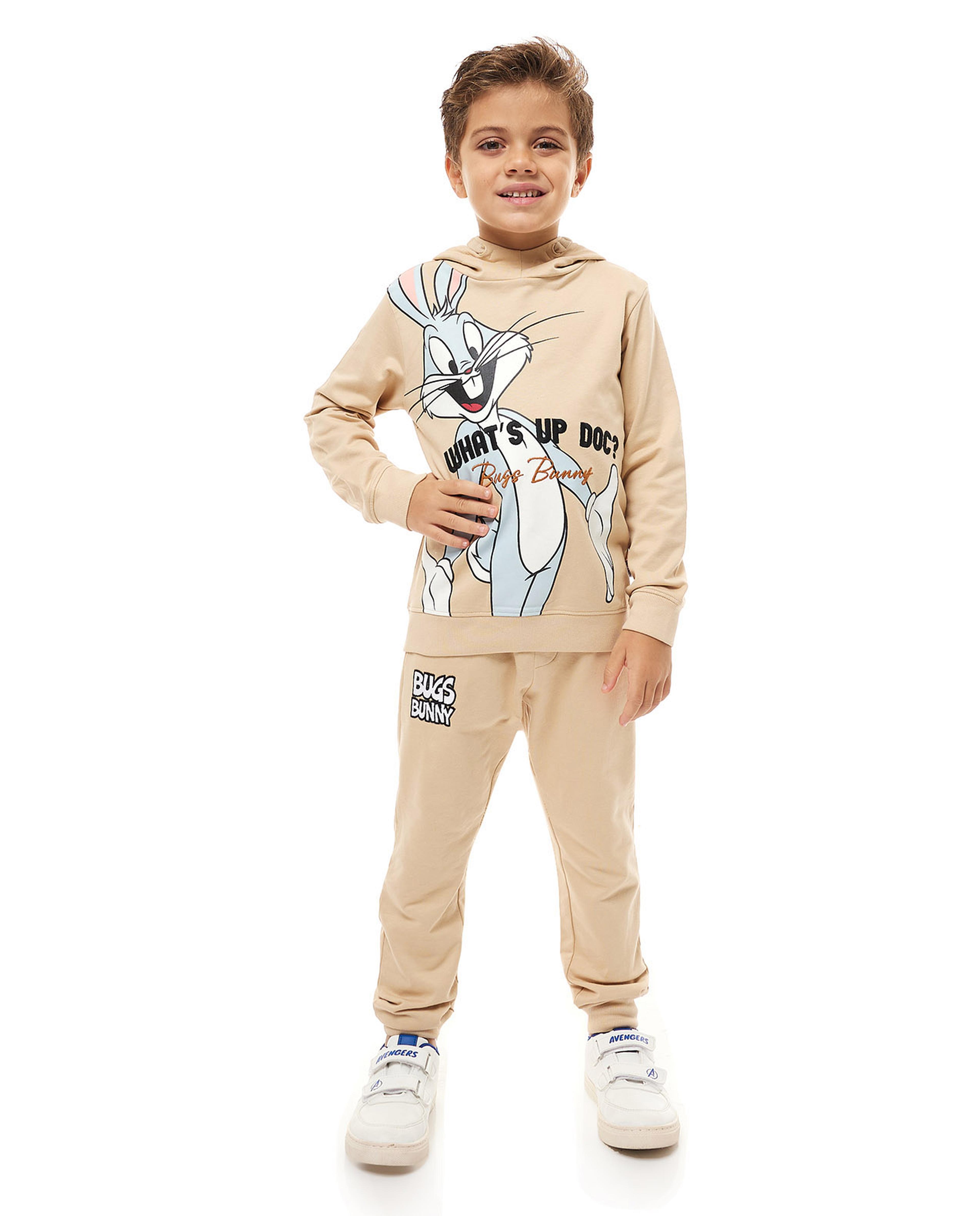 طقم ملابس بهودي وطبعة لوني تونز