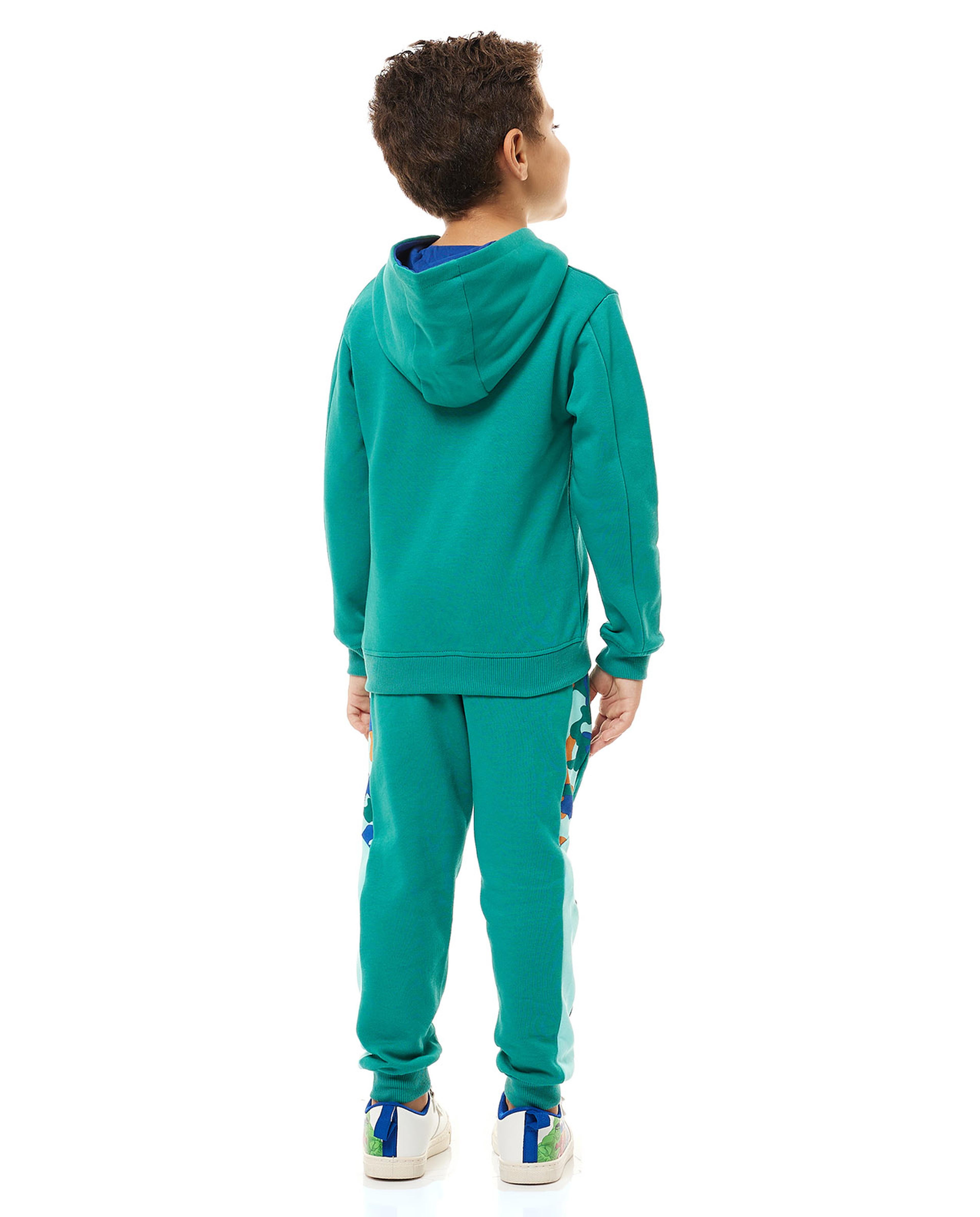 طقم ملابس بهودي وطبعة