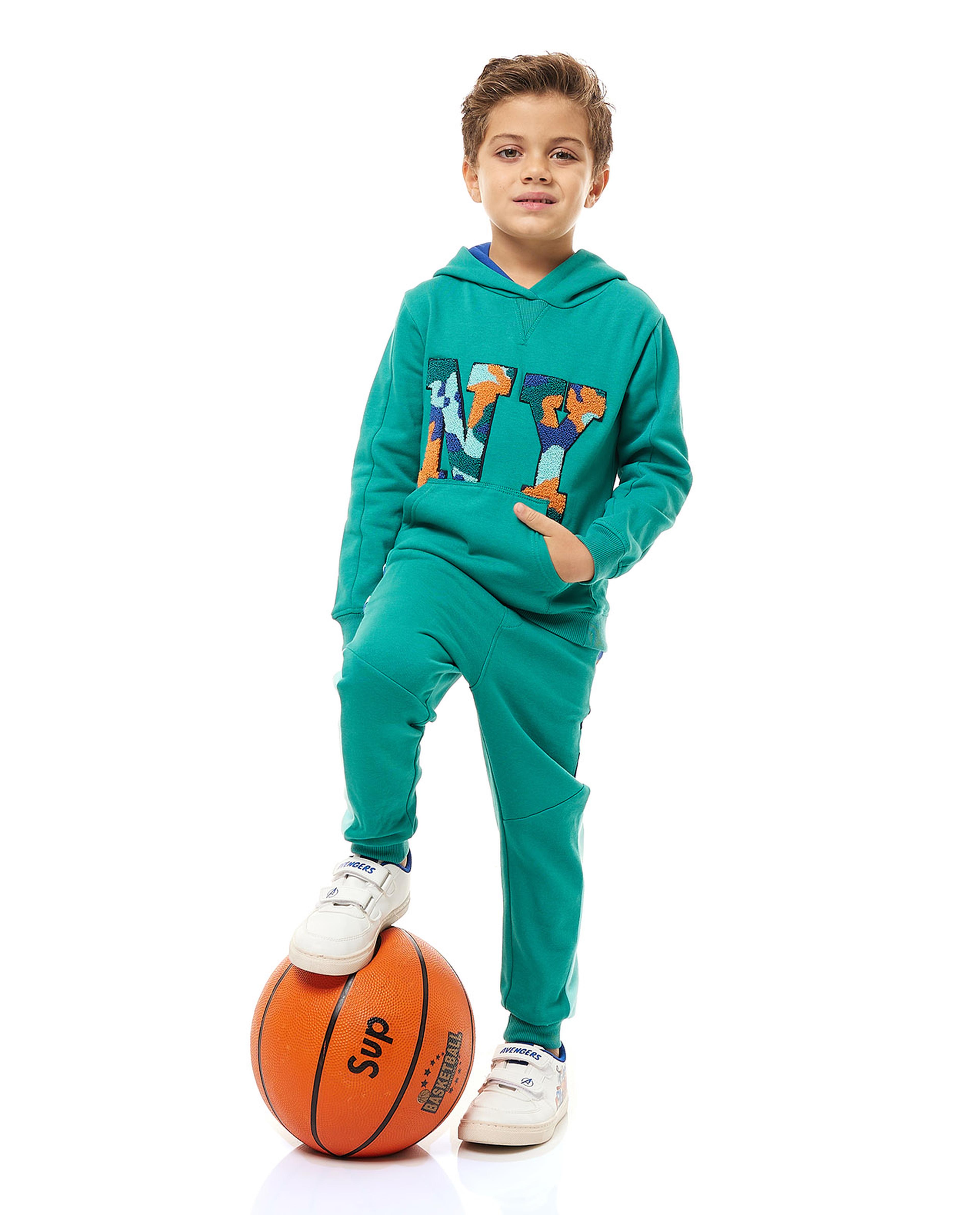 طقم ملابس بهودي وطبعة