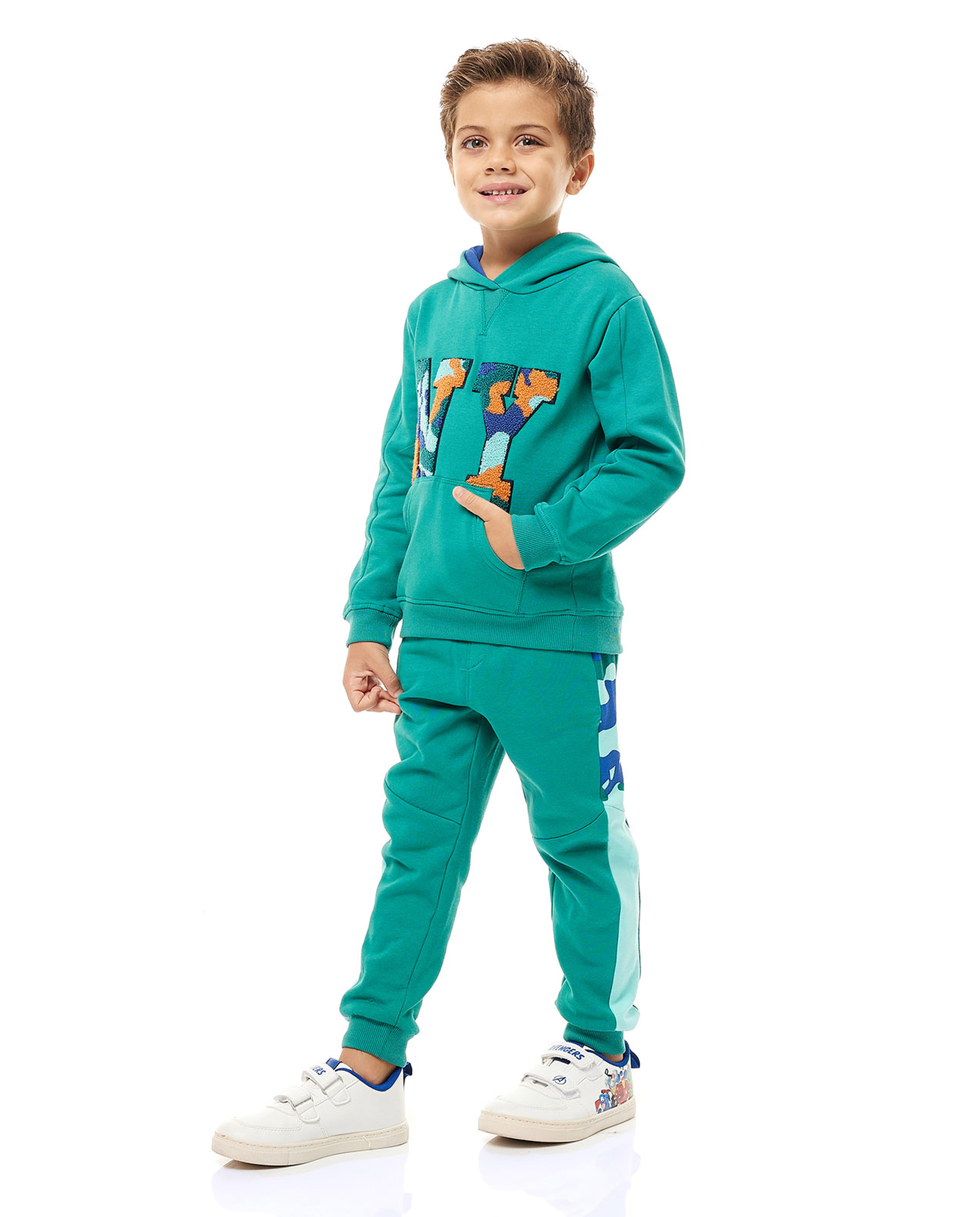 طقم ملابس بهودي وطبعة