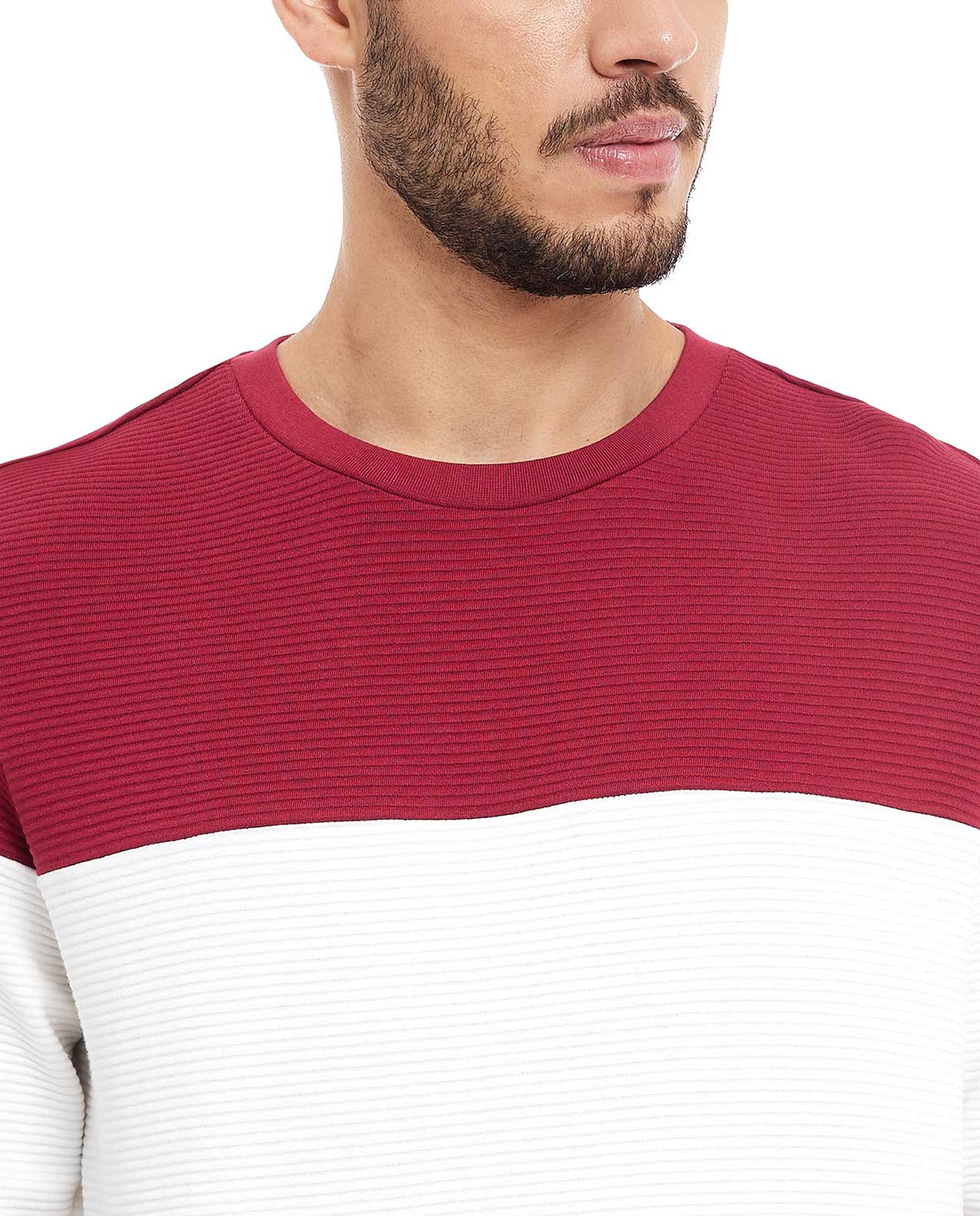 سويتشيرت بأكمام طويلة ورقبة مستديرة بألوان متناسقة