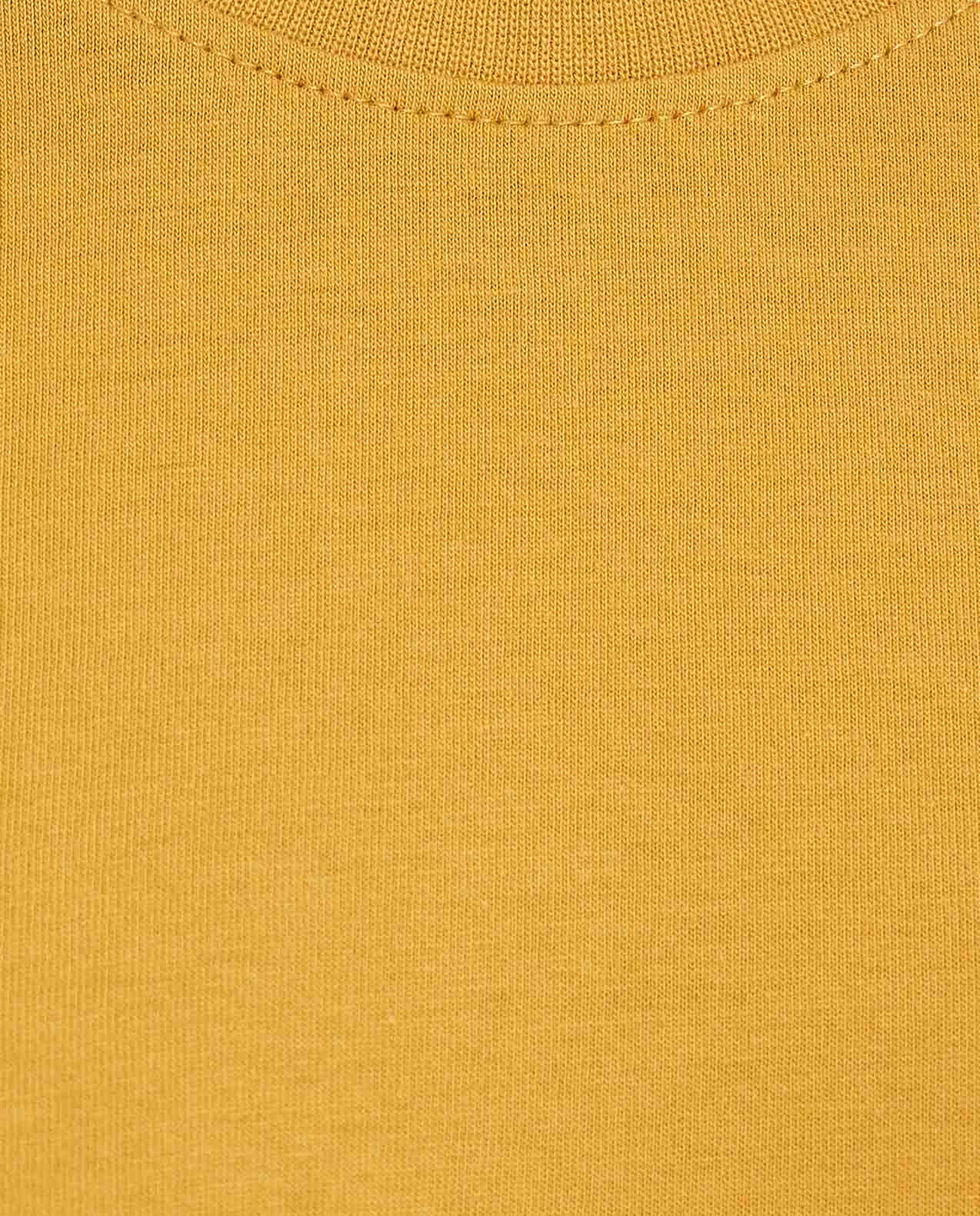 تيشيرت سادة بأكمام قصيرة ورقبة مستديرة