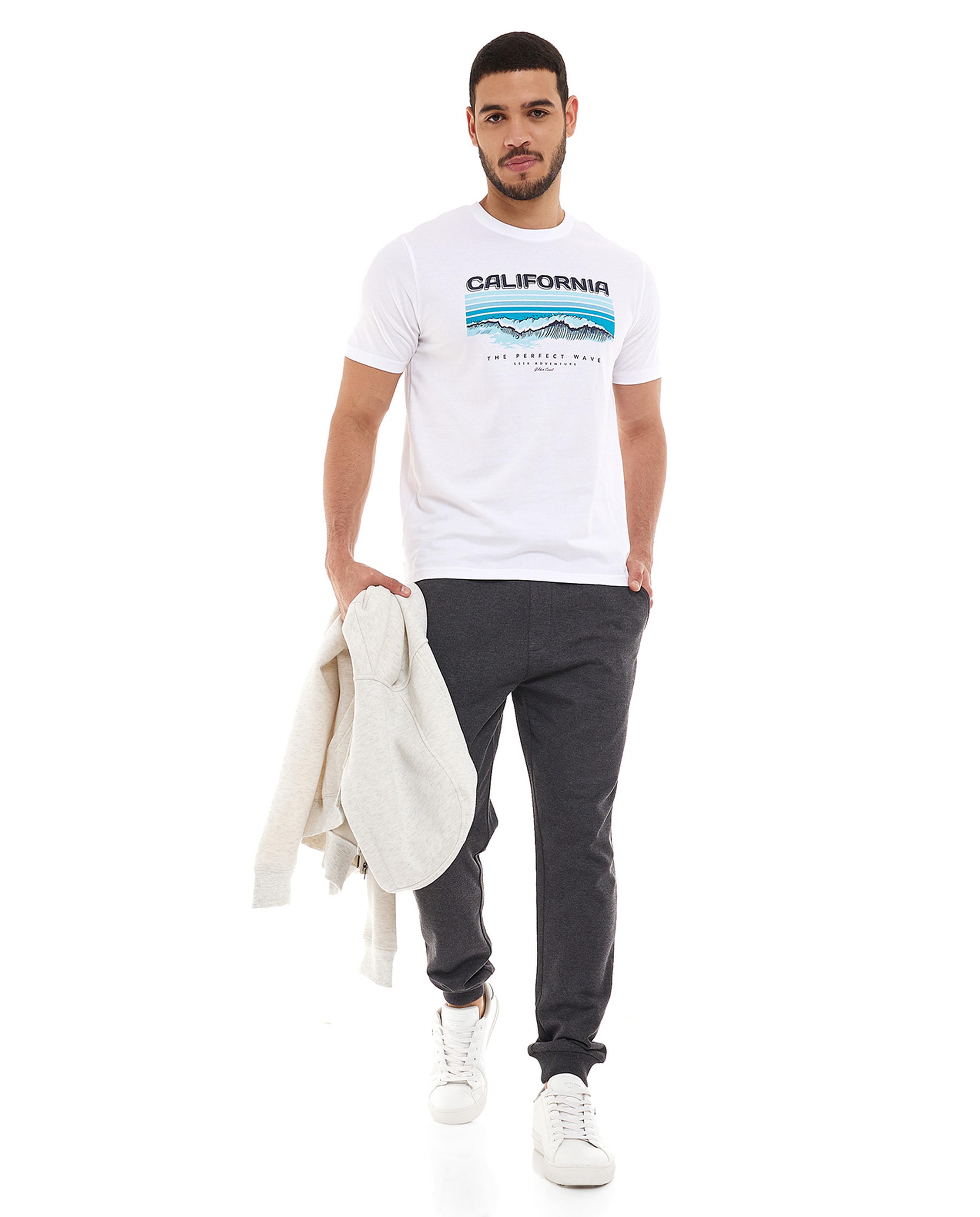 تيشيرت باكمام قصيرة ورقبة مستديرة بطبعة جرافيك