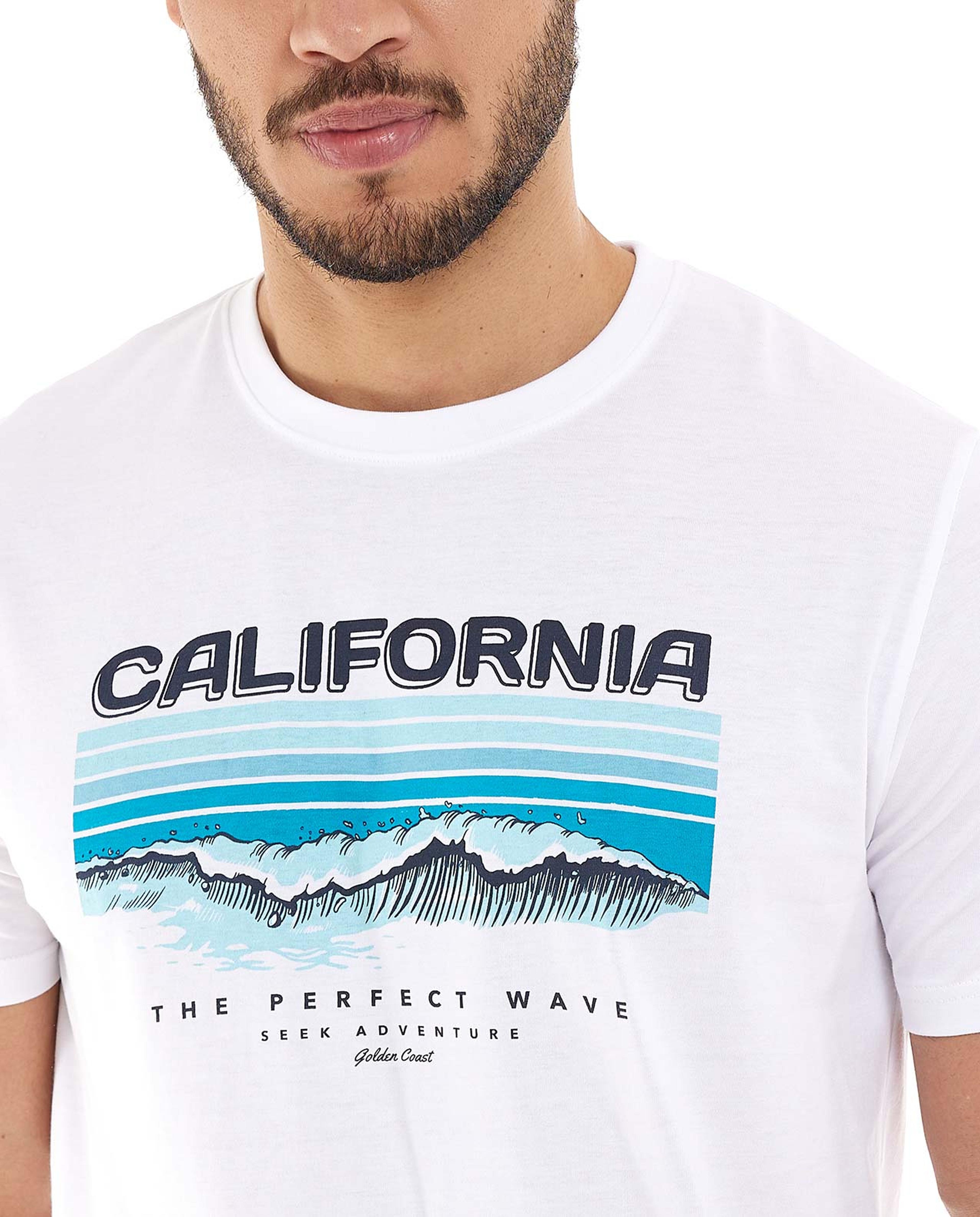 تيشيرت باكمام قصيرة ورقبة مستديرة بطبعة جرافيك