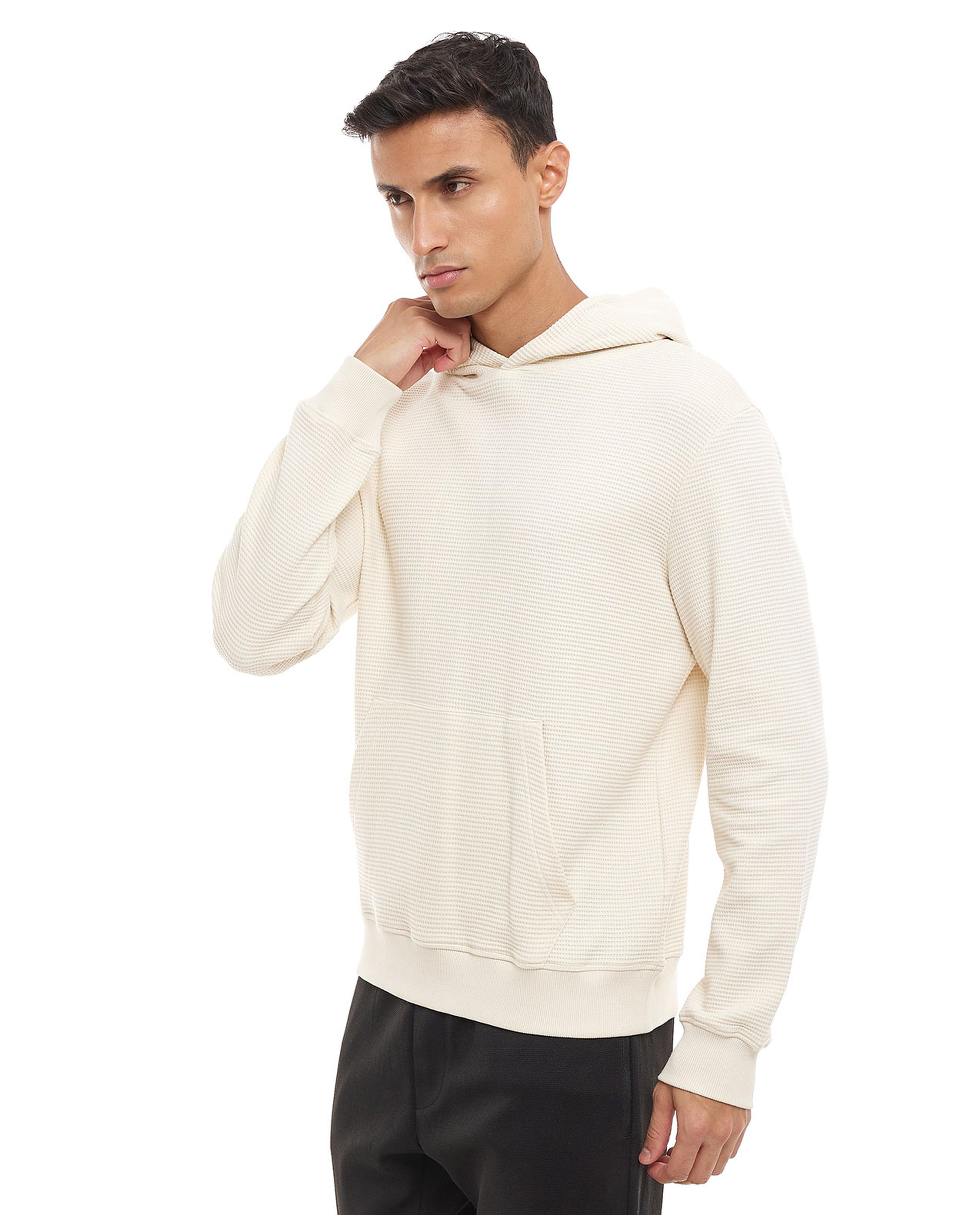 هودي بأكمام طويلة