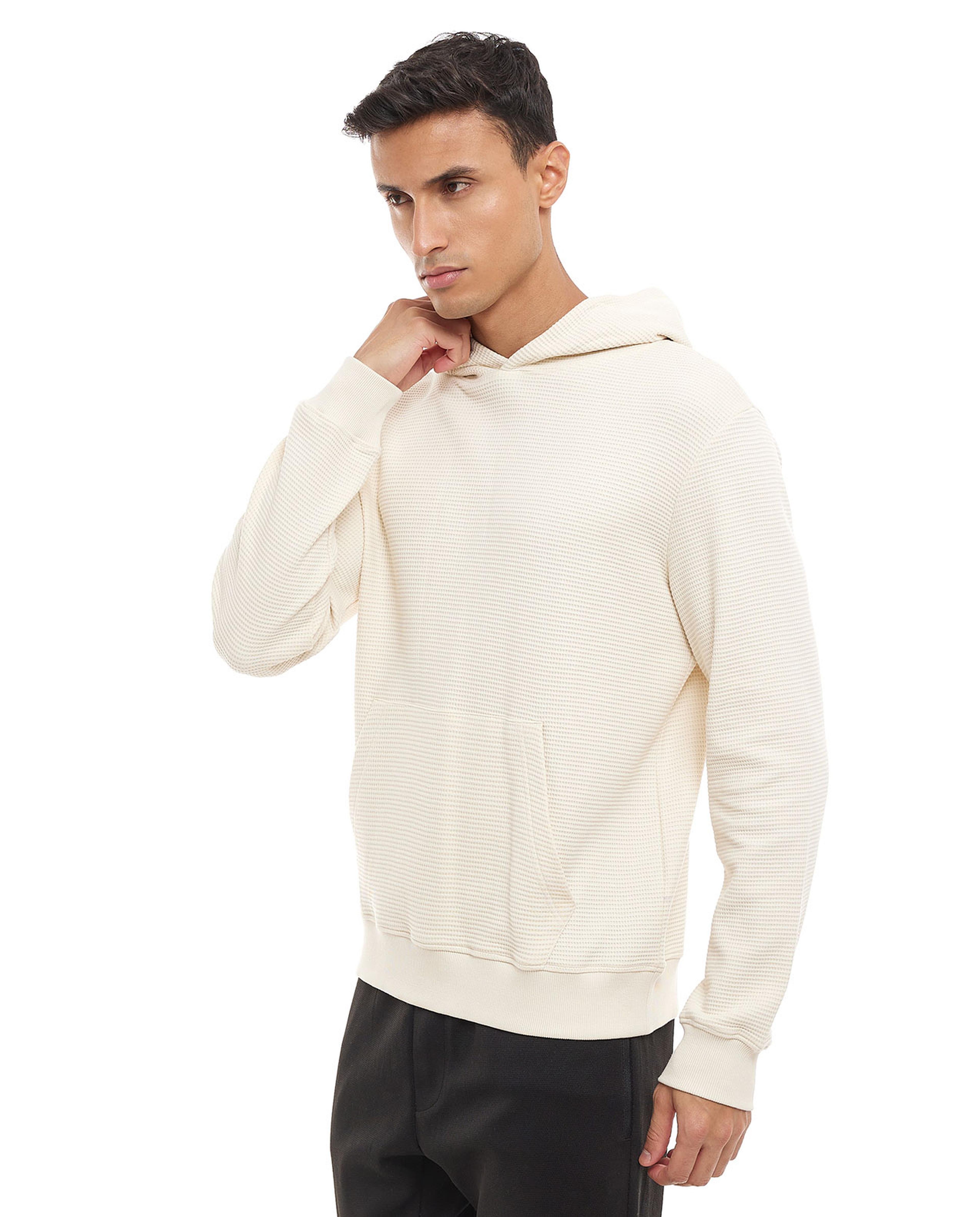 هودي بأكمام طويلة