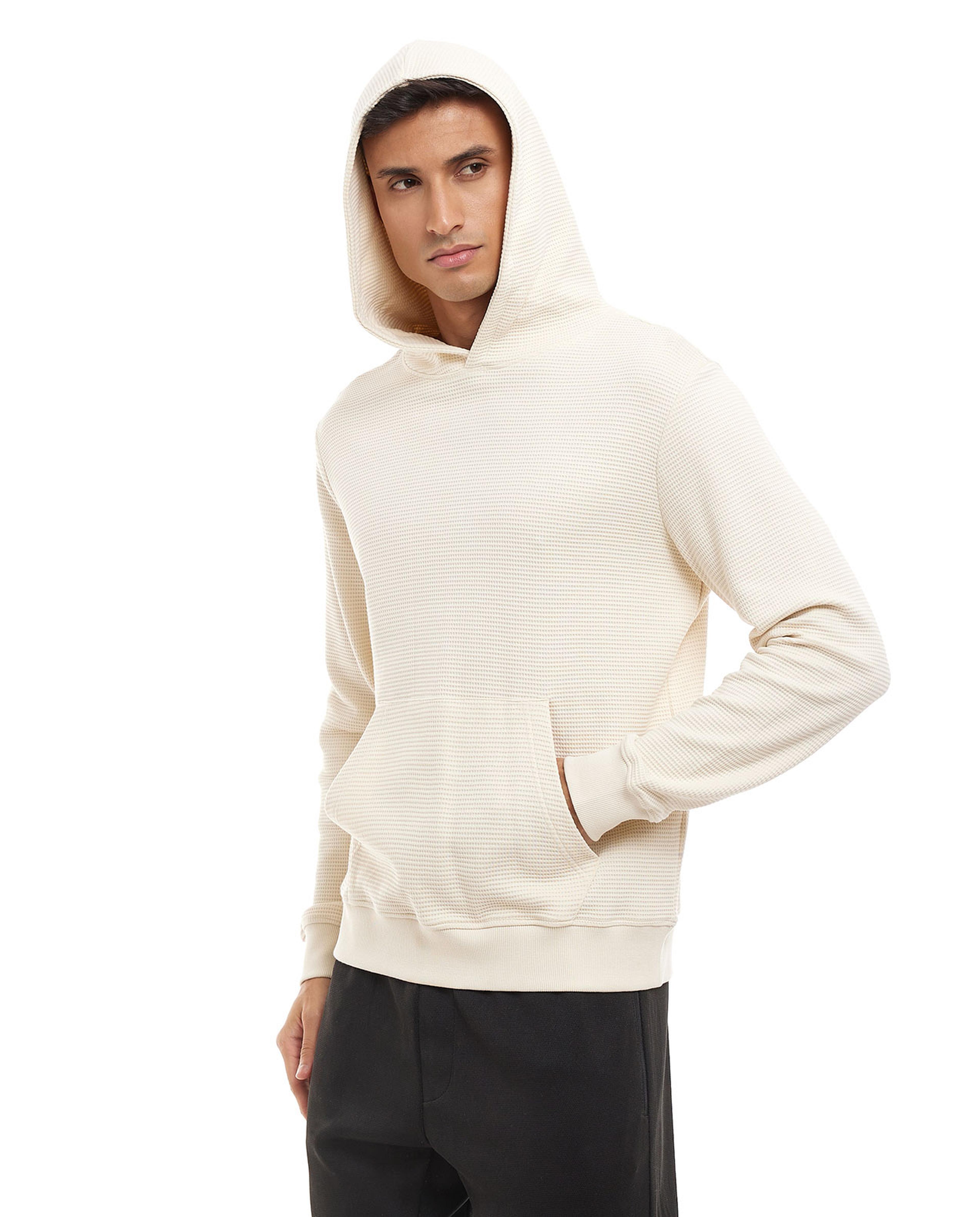 هودي بأكمام طويلة