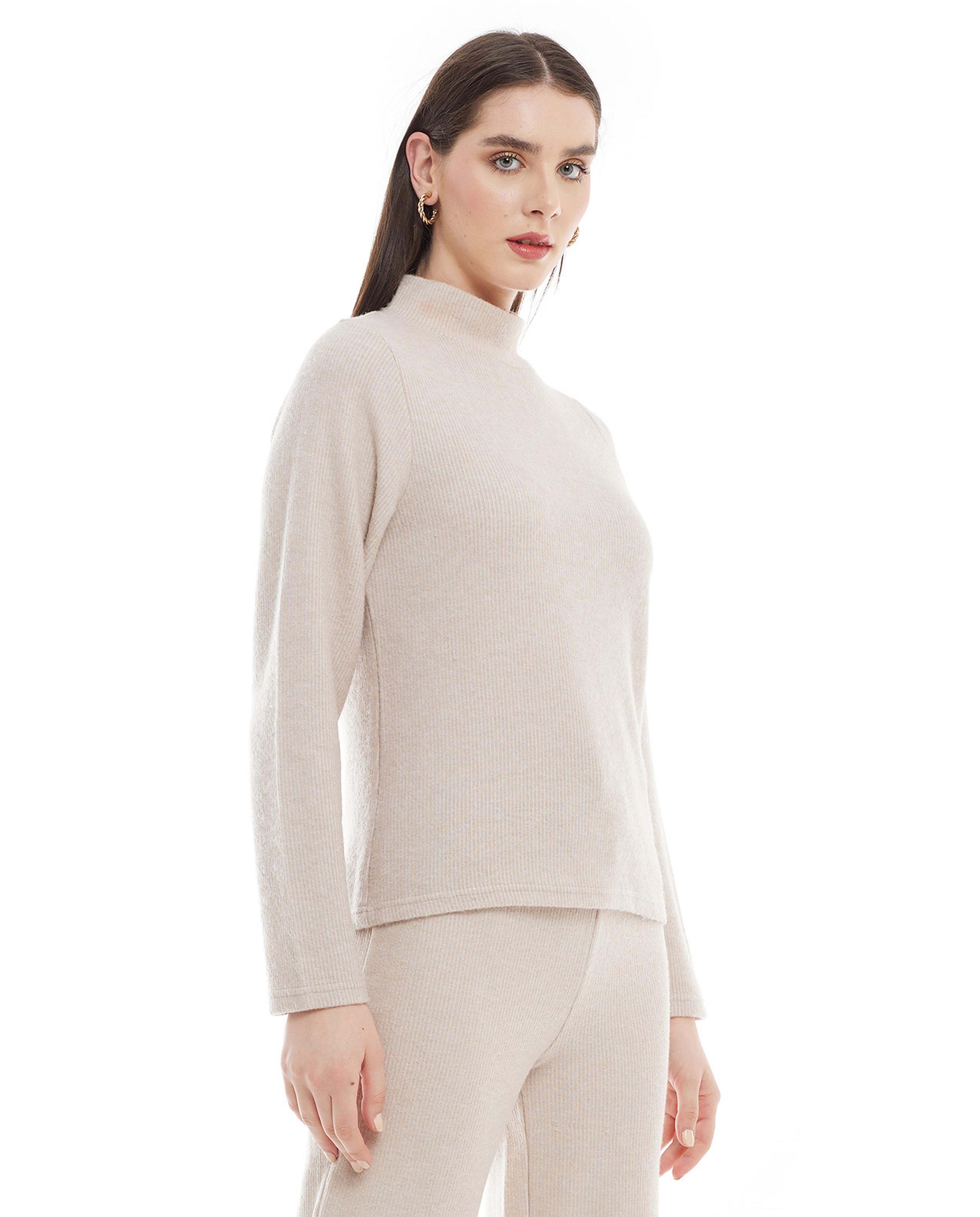 سترة محبوكة بياقة عالية وأكمام طويلة