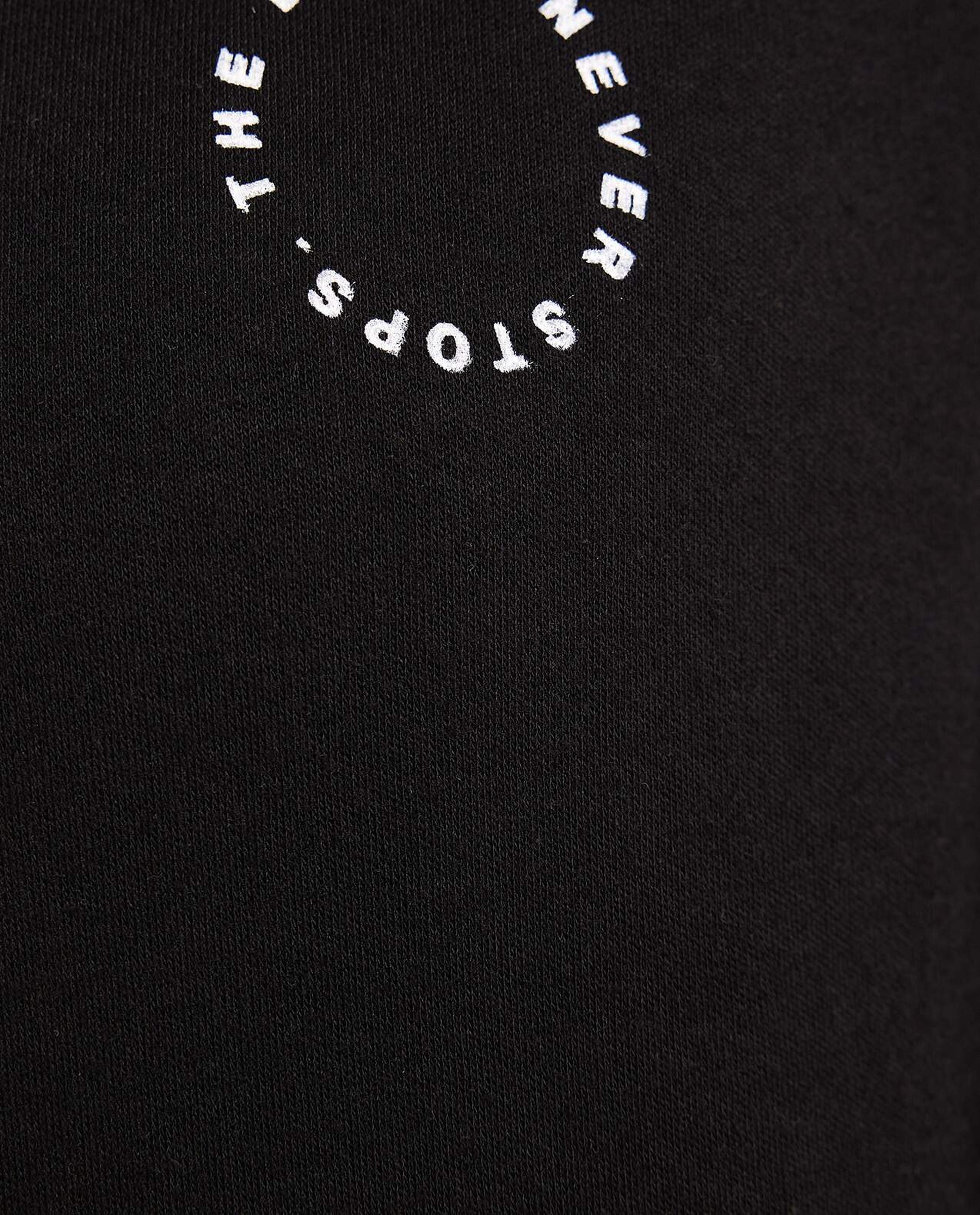 هودي رياضي بدون أكمام بطبعة