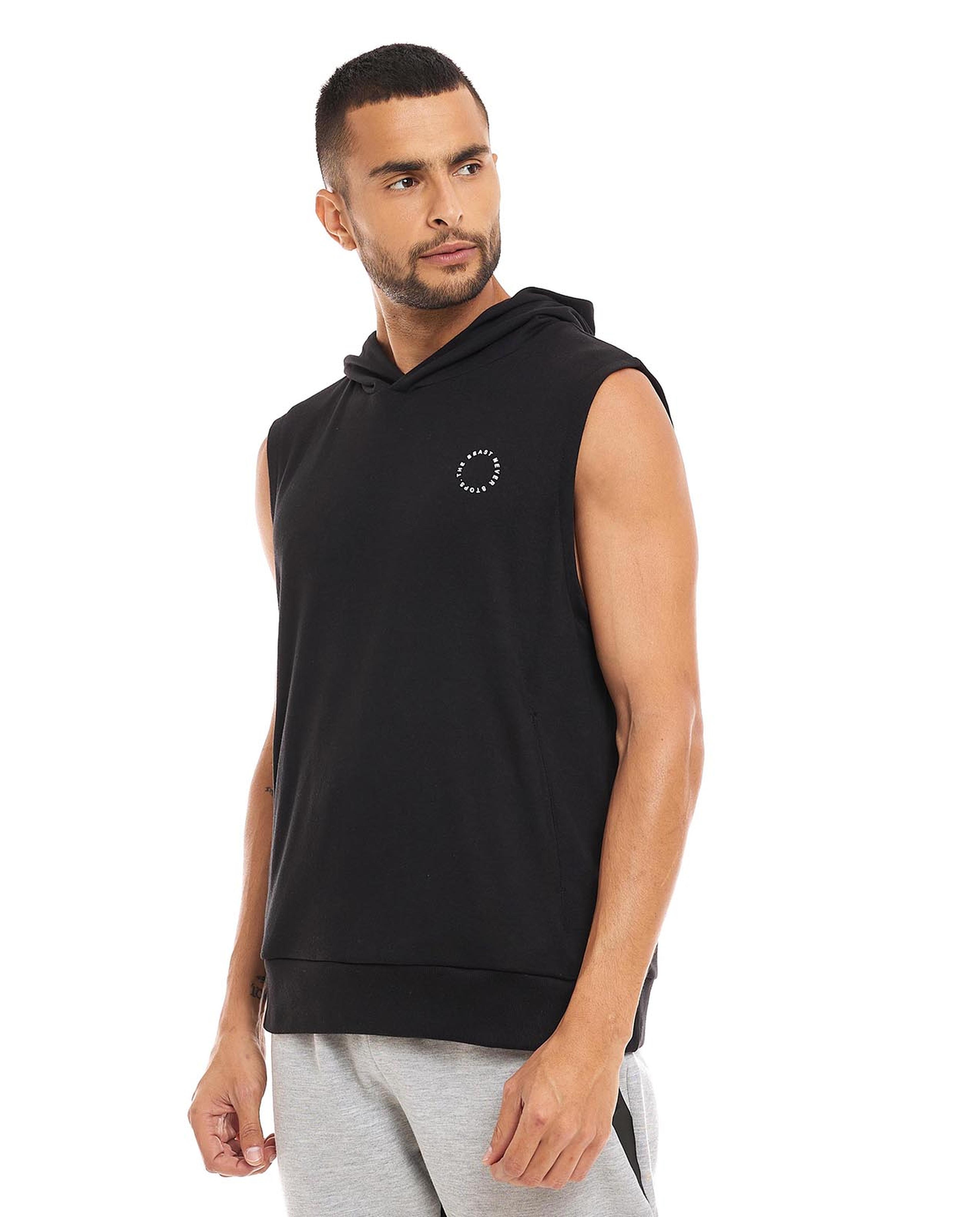 هودي رياضي بدون أكمام بطبعة