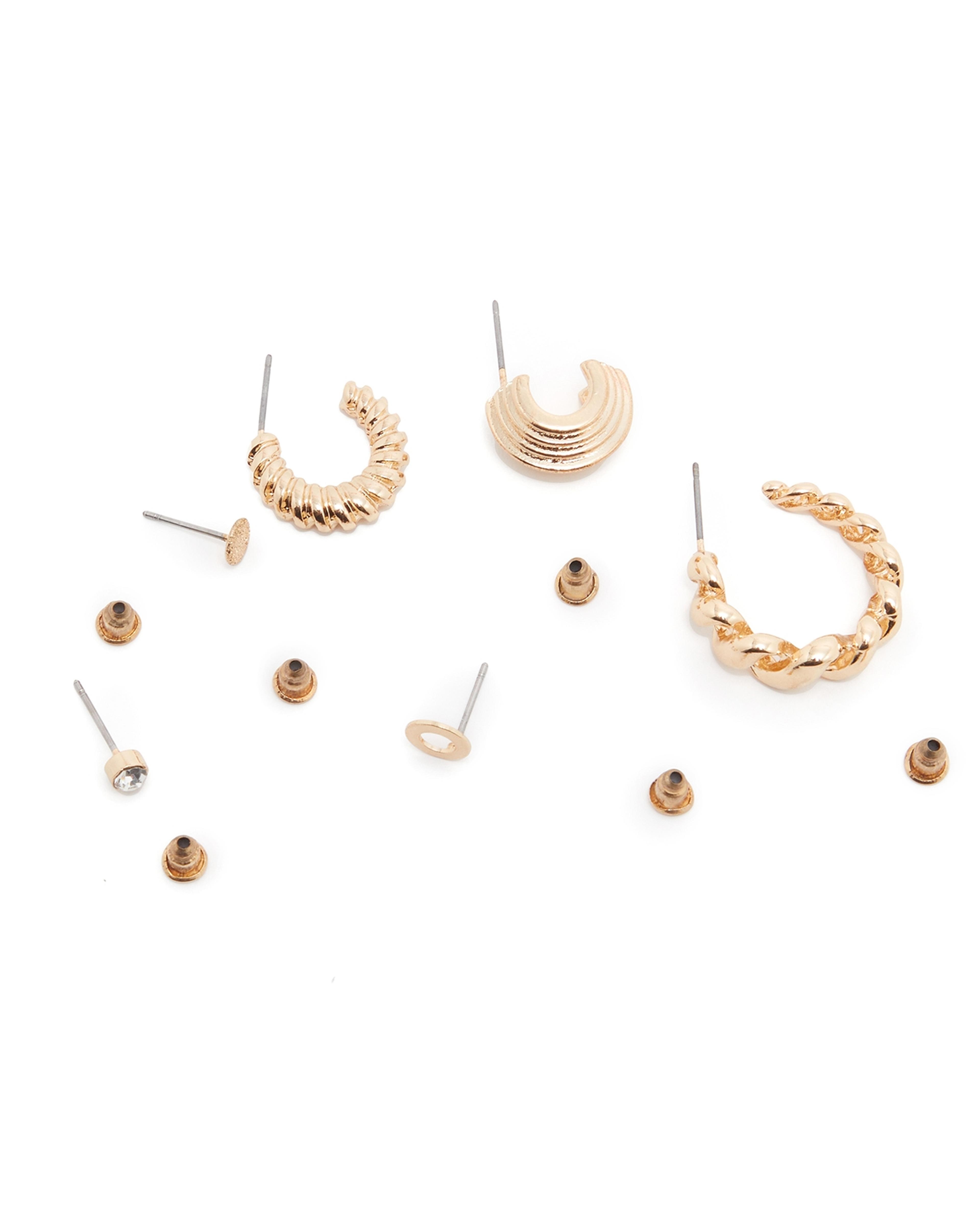 أقراط أذن متعددة 