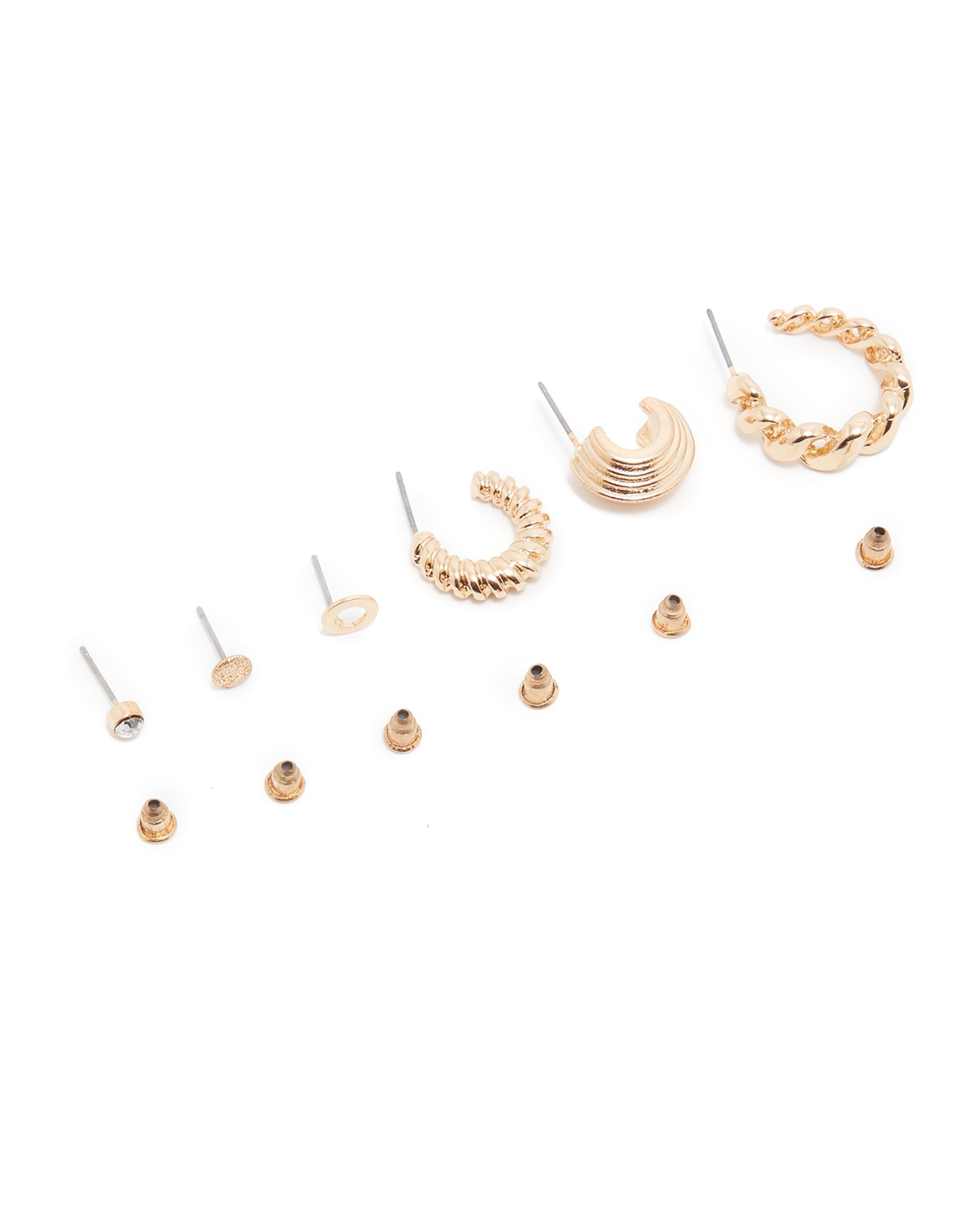 أقراط أذن متعددة 