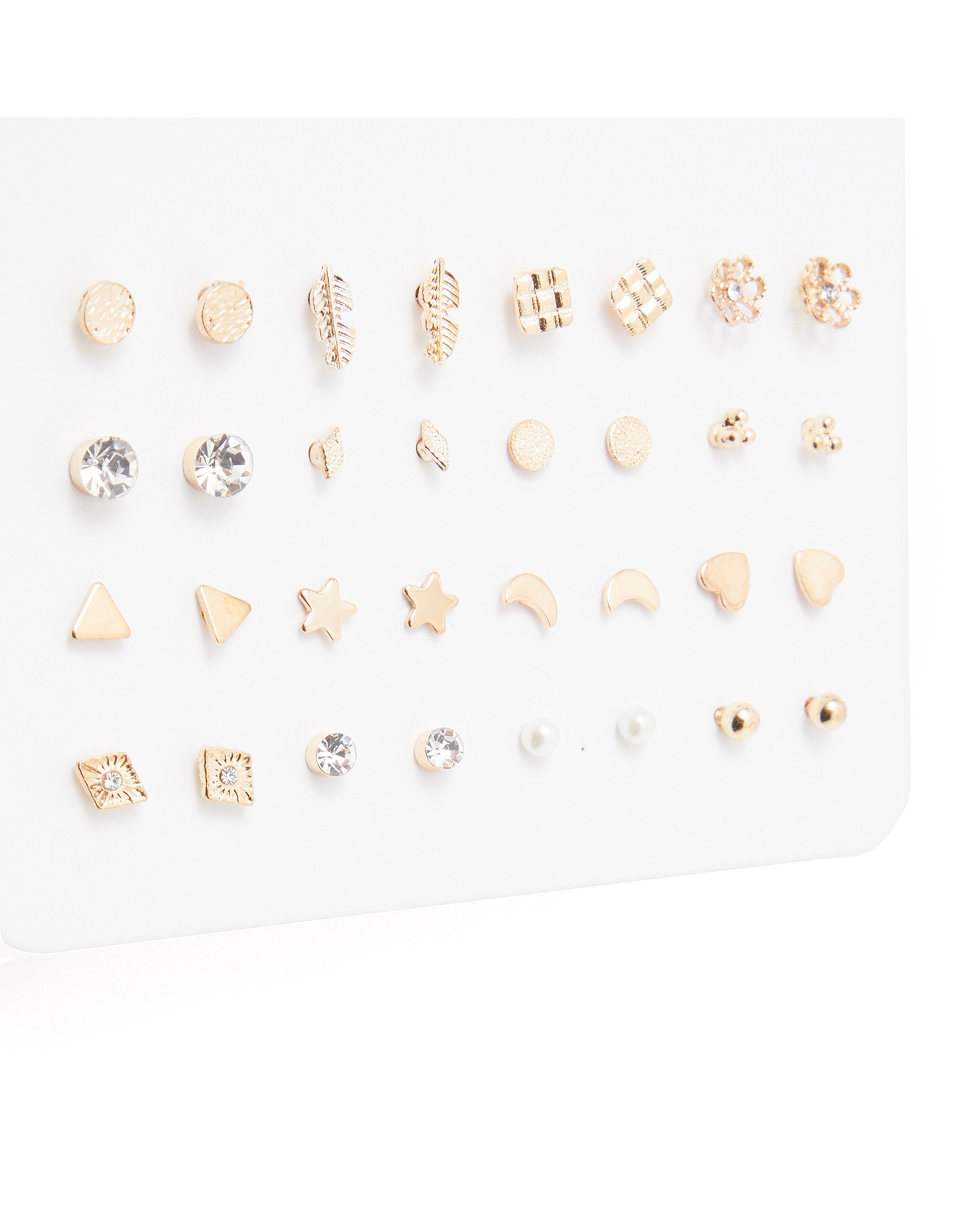 أقراط أذن متعددة 