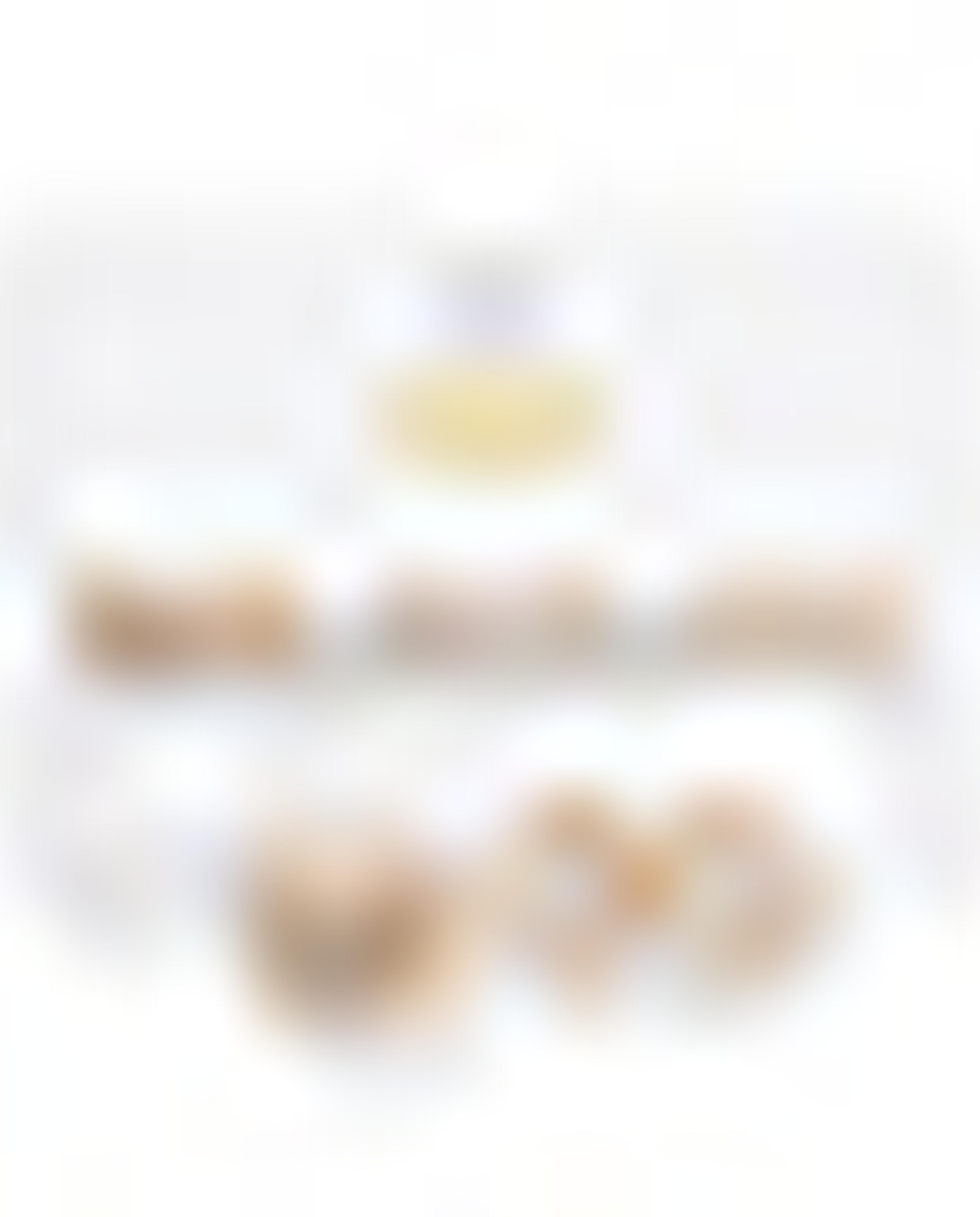 أقراط أذن متعددة 