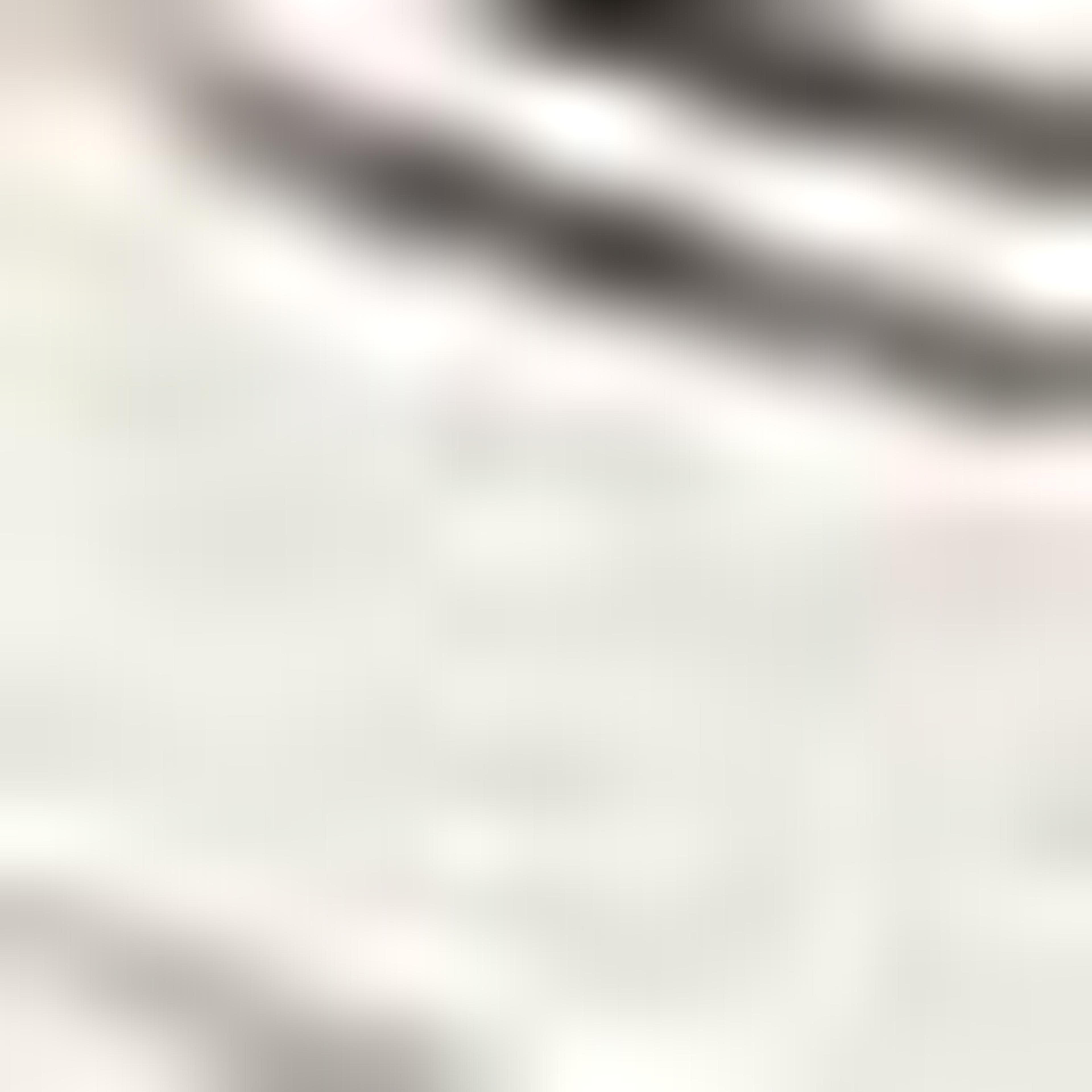 أقراط متعددة 