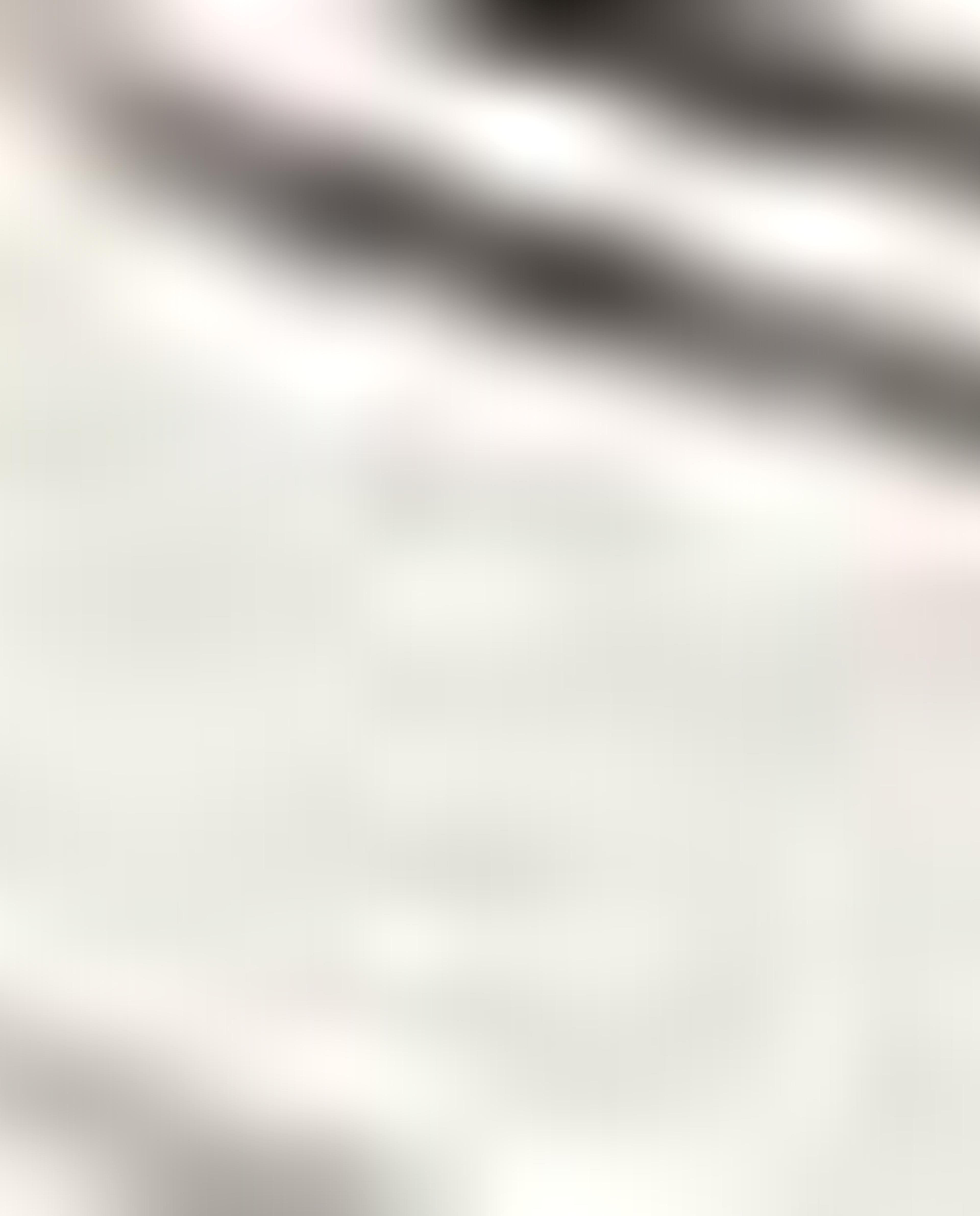 أقراط متعددة 