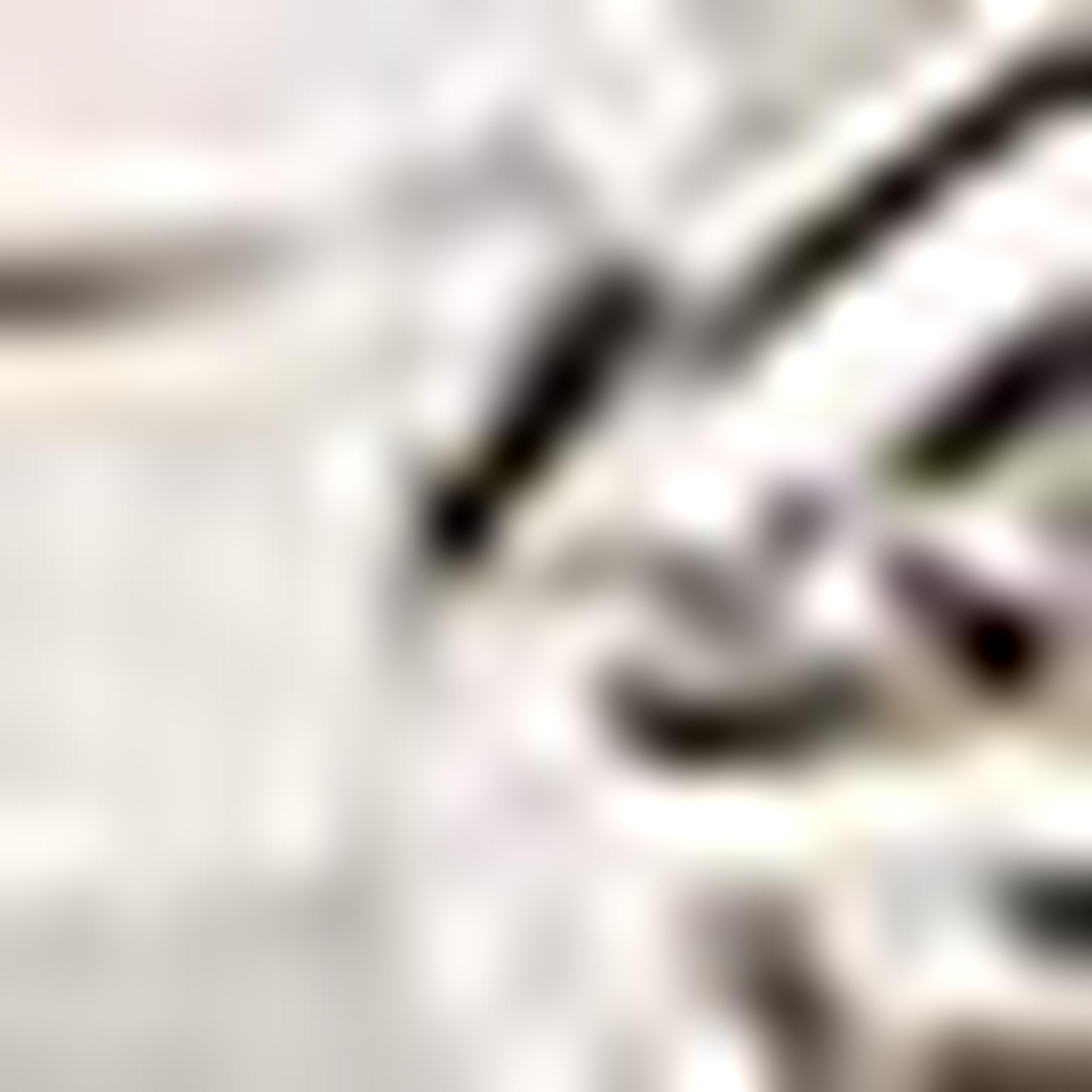 أقراط متعددة 