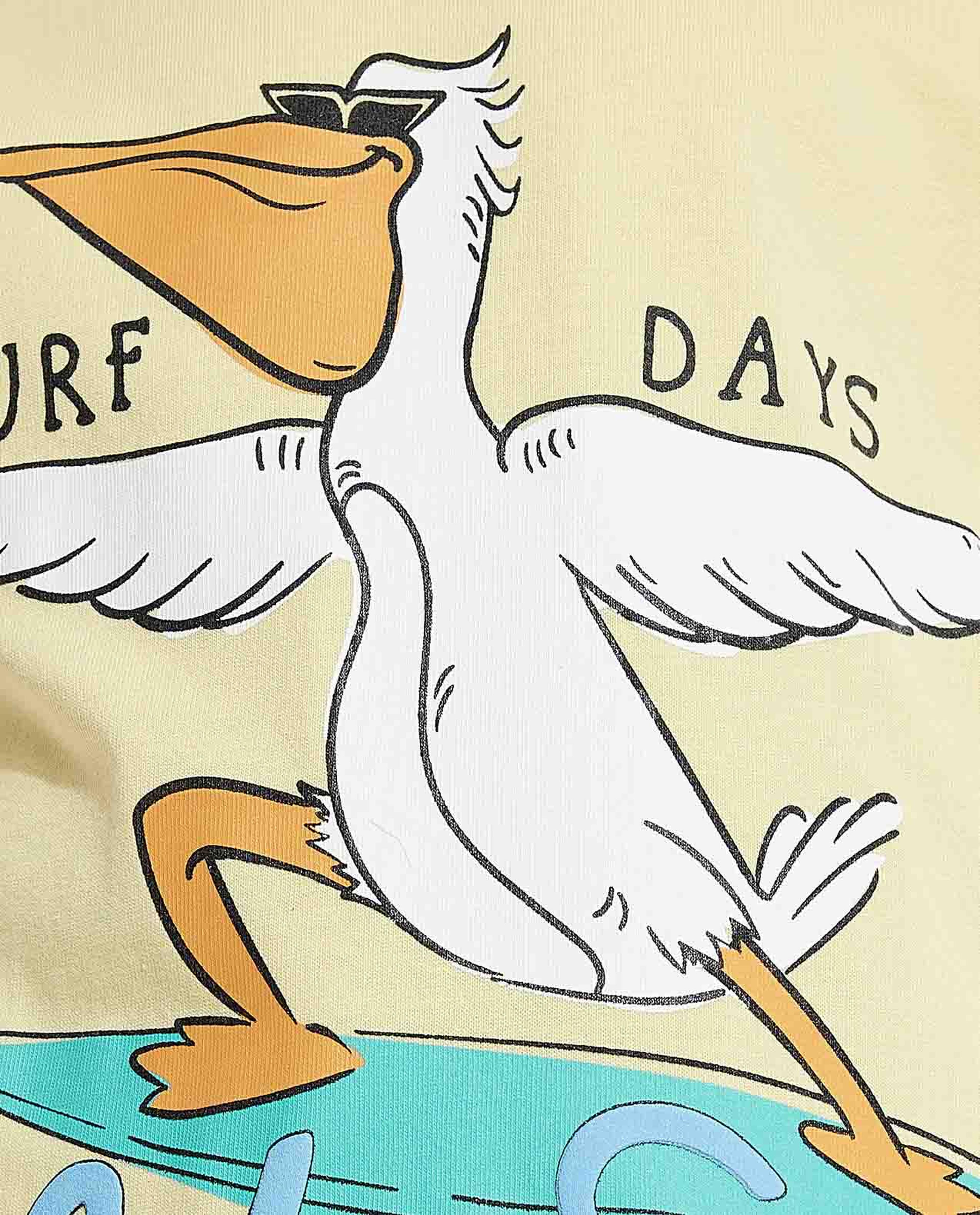 تيشيرت بطبعة جيرافيك بياقة دائرية بأكمام قصيرة 