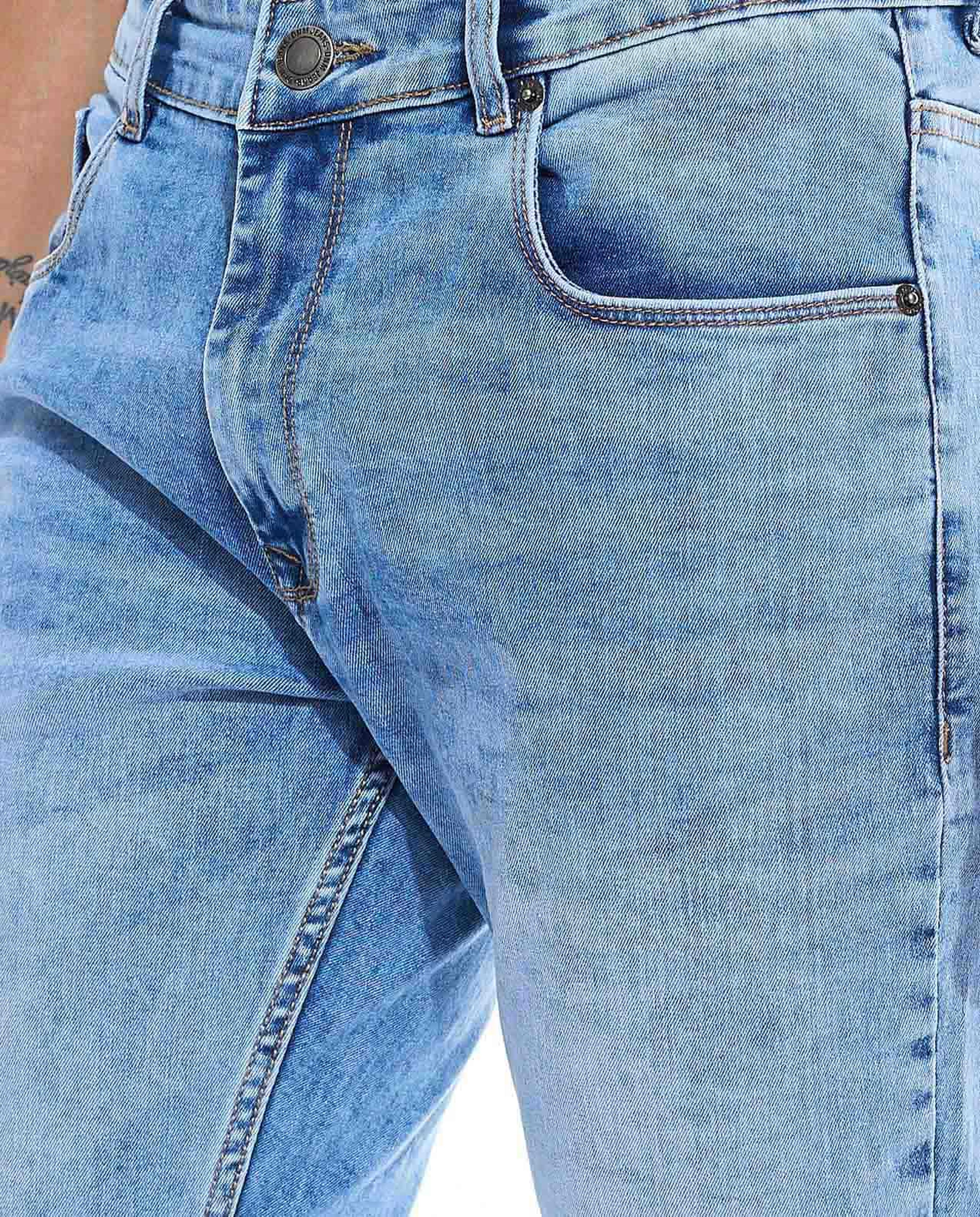 بنطال جينز مع أزرار