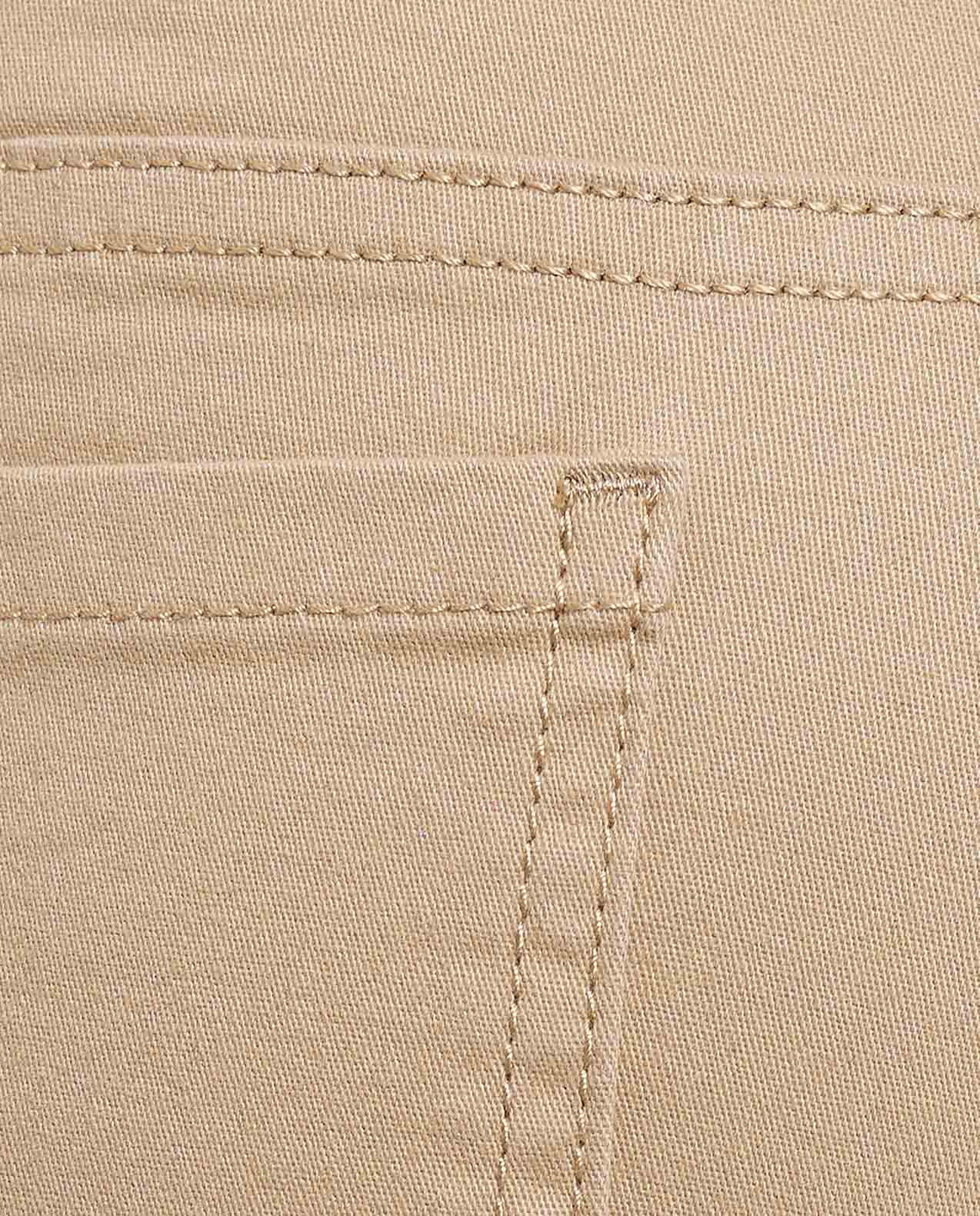 بنطال برباط خصر 