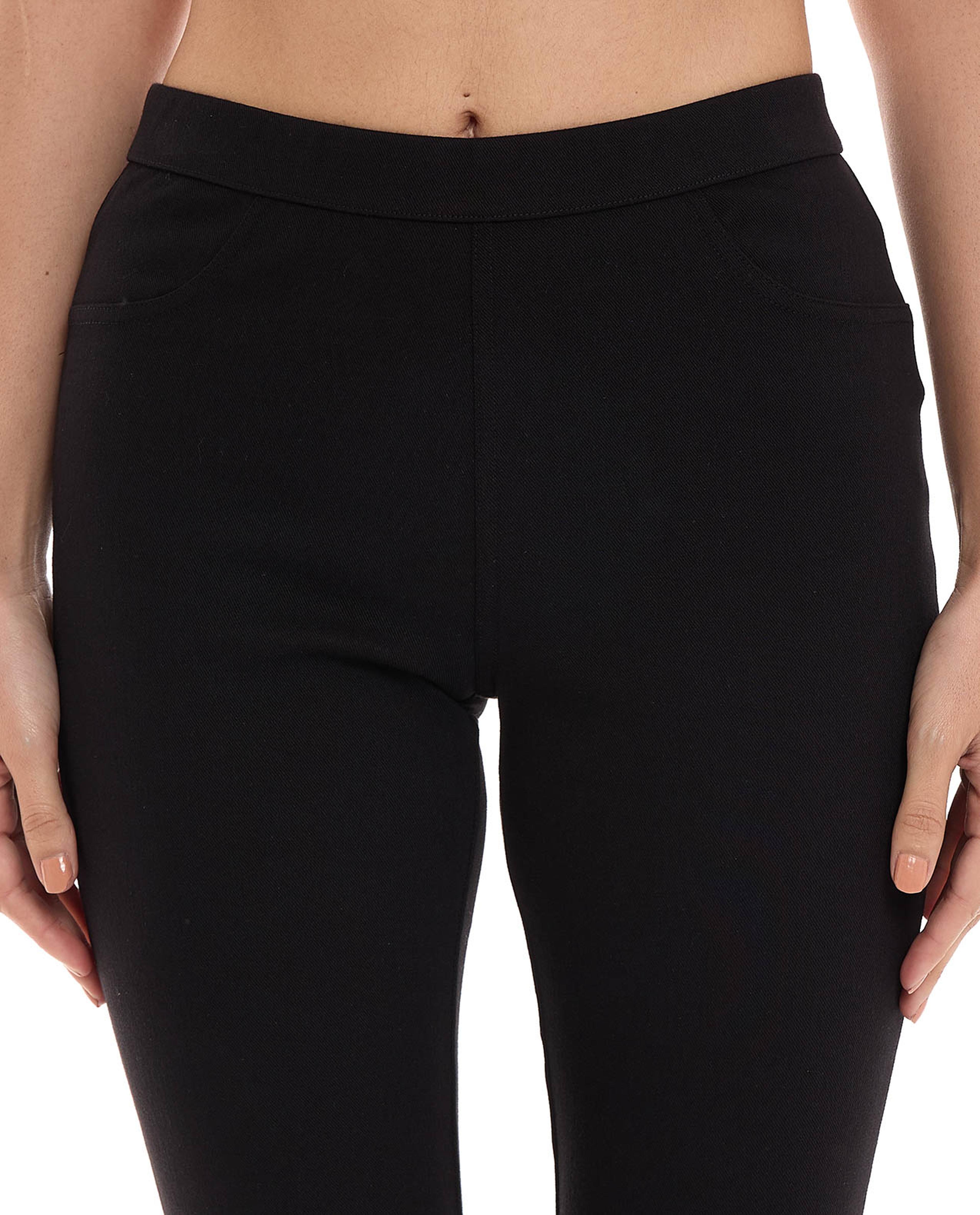 بنطال ضيق بقصة ضيقة 