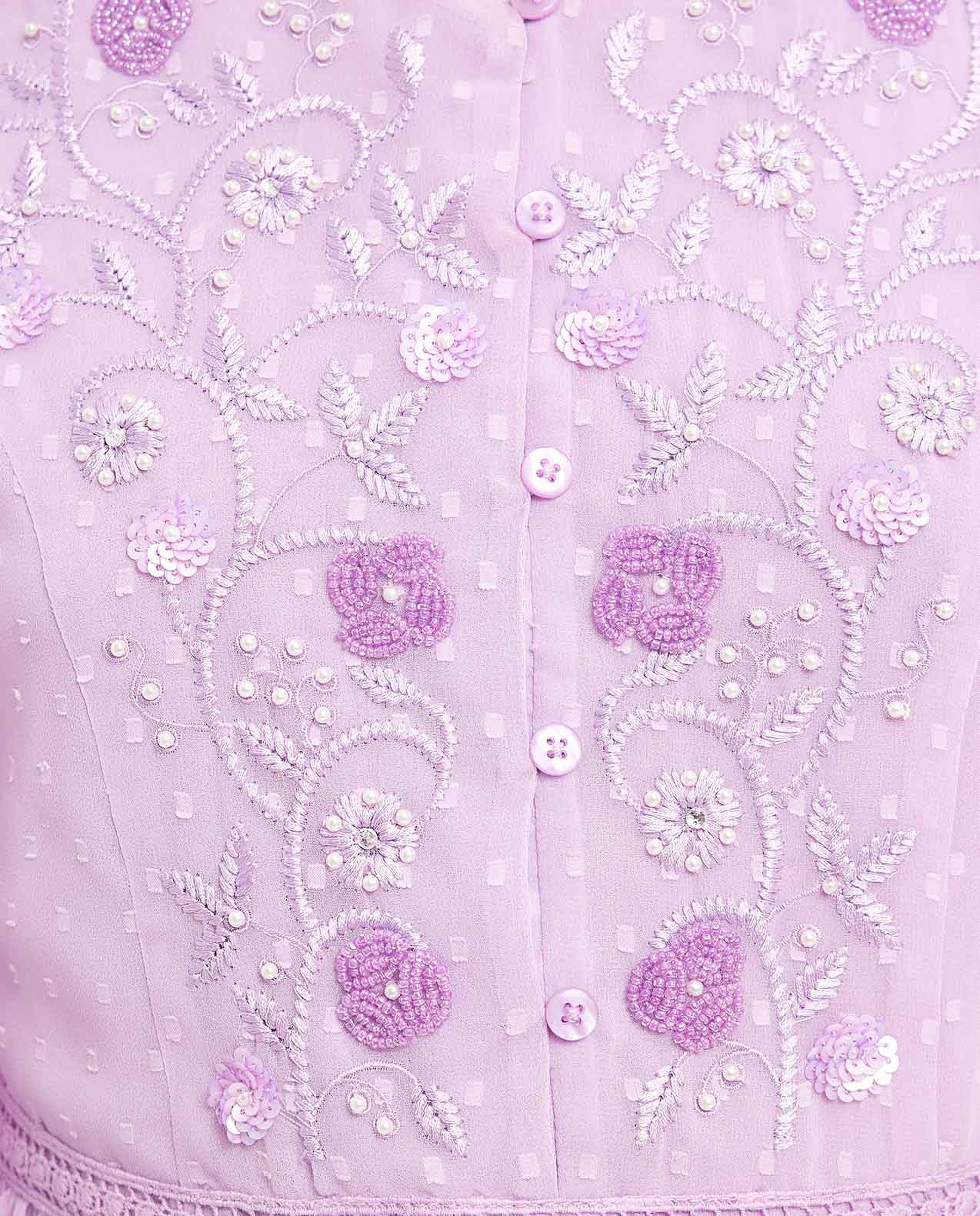 فستان مطرز بأكمام طويلة ورقبة مستديرة