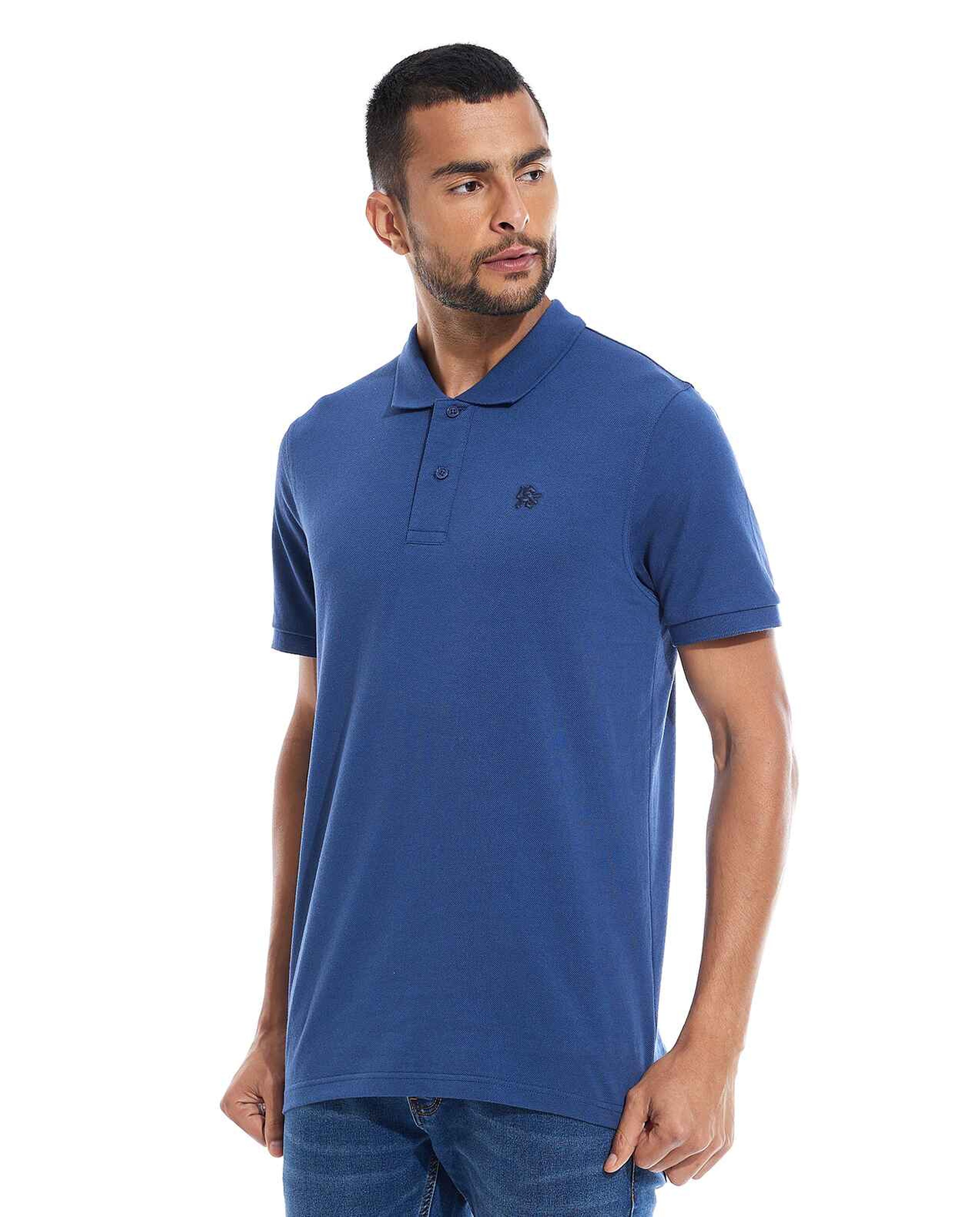 تيشيرت بولو بشعار بأكمام قصيرة 