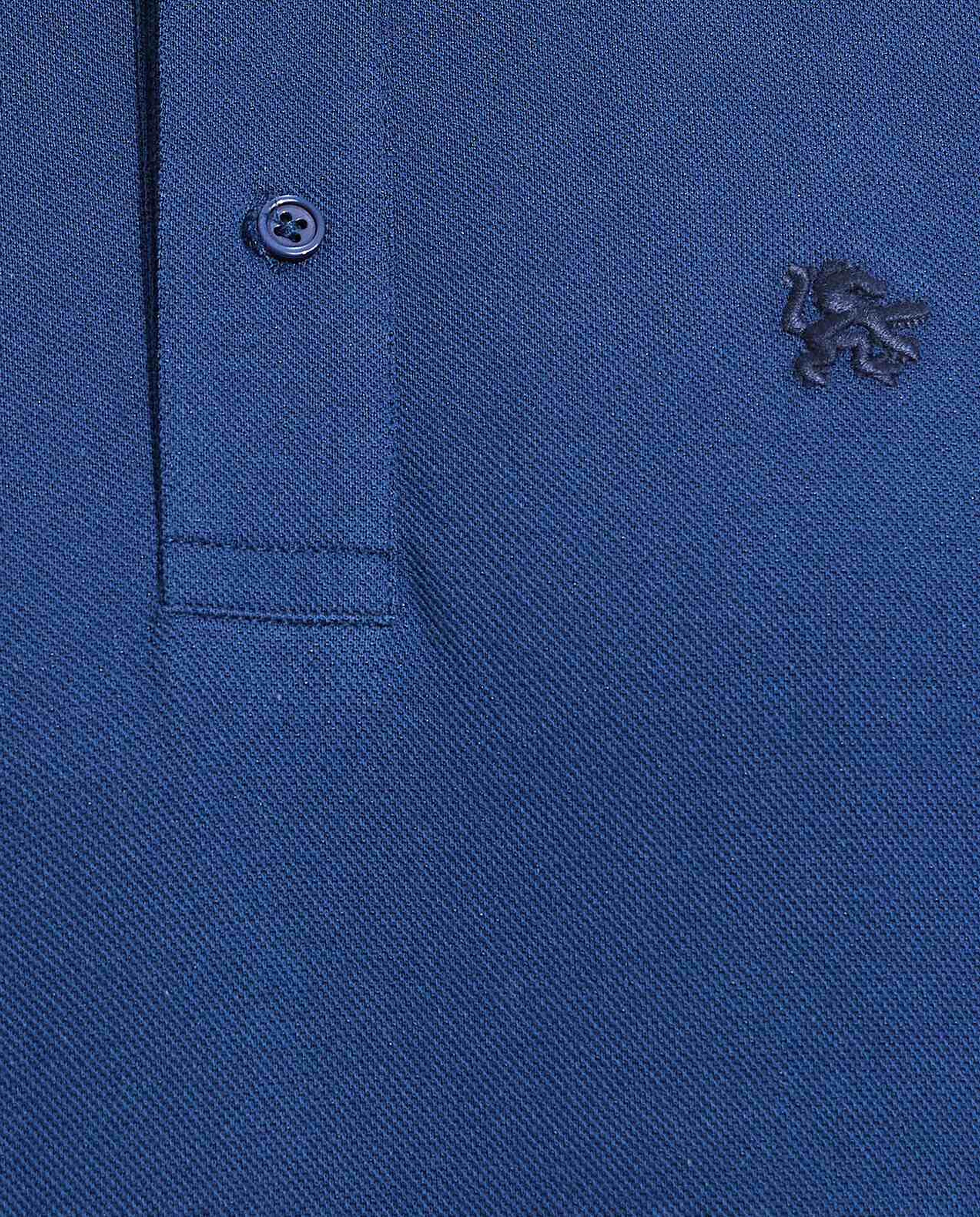 تيشيرت بولو بشعار بأكمام قصيرة 