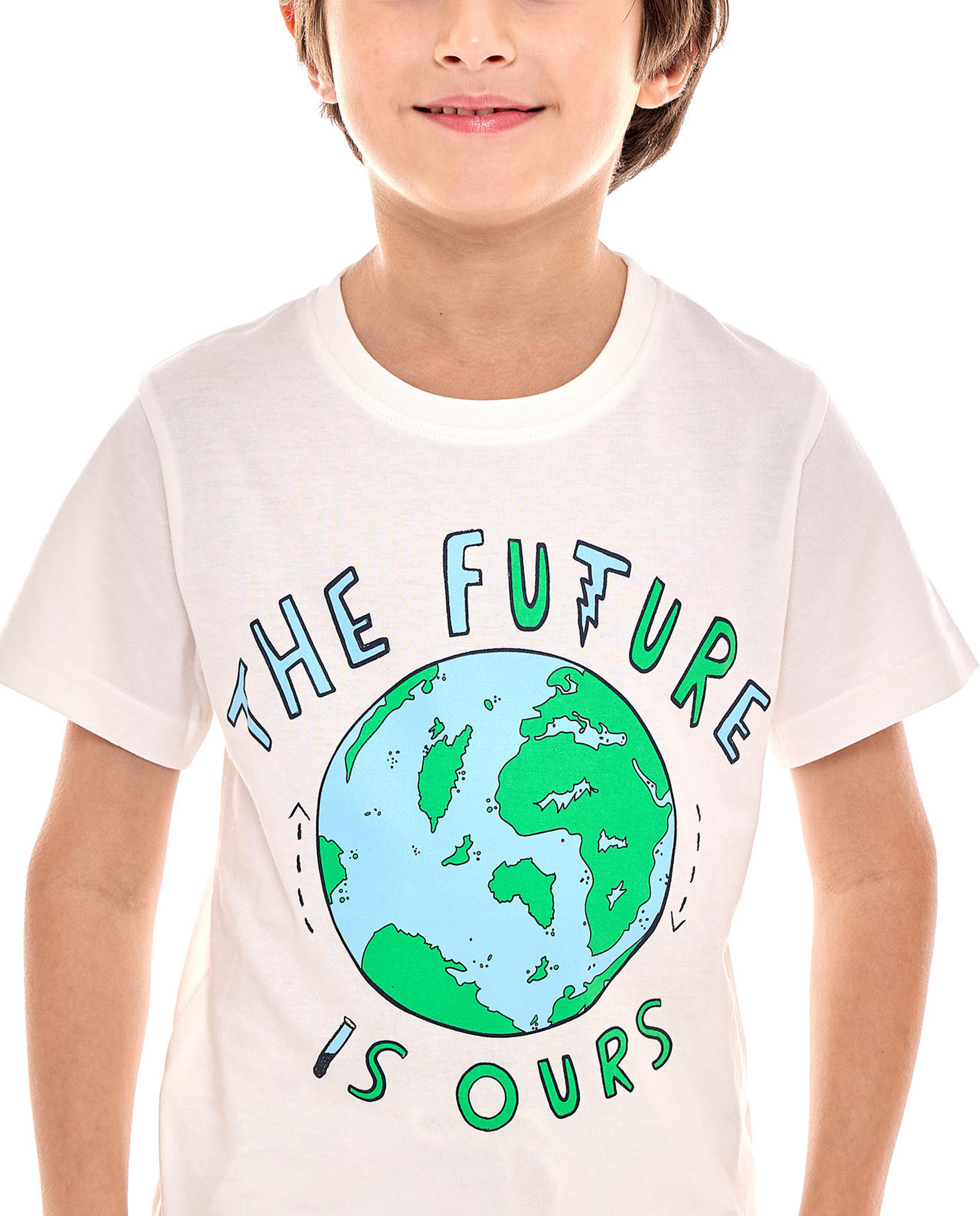 Graphic Print T-Shirt with Crew Neck and Short Sleeves