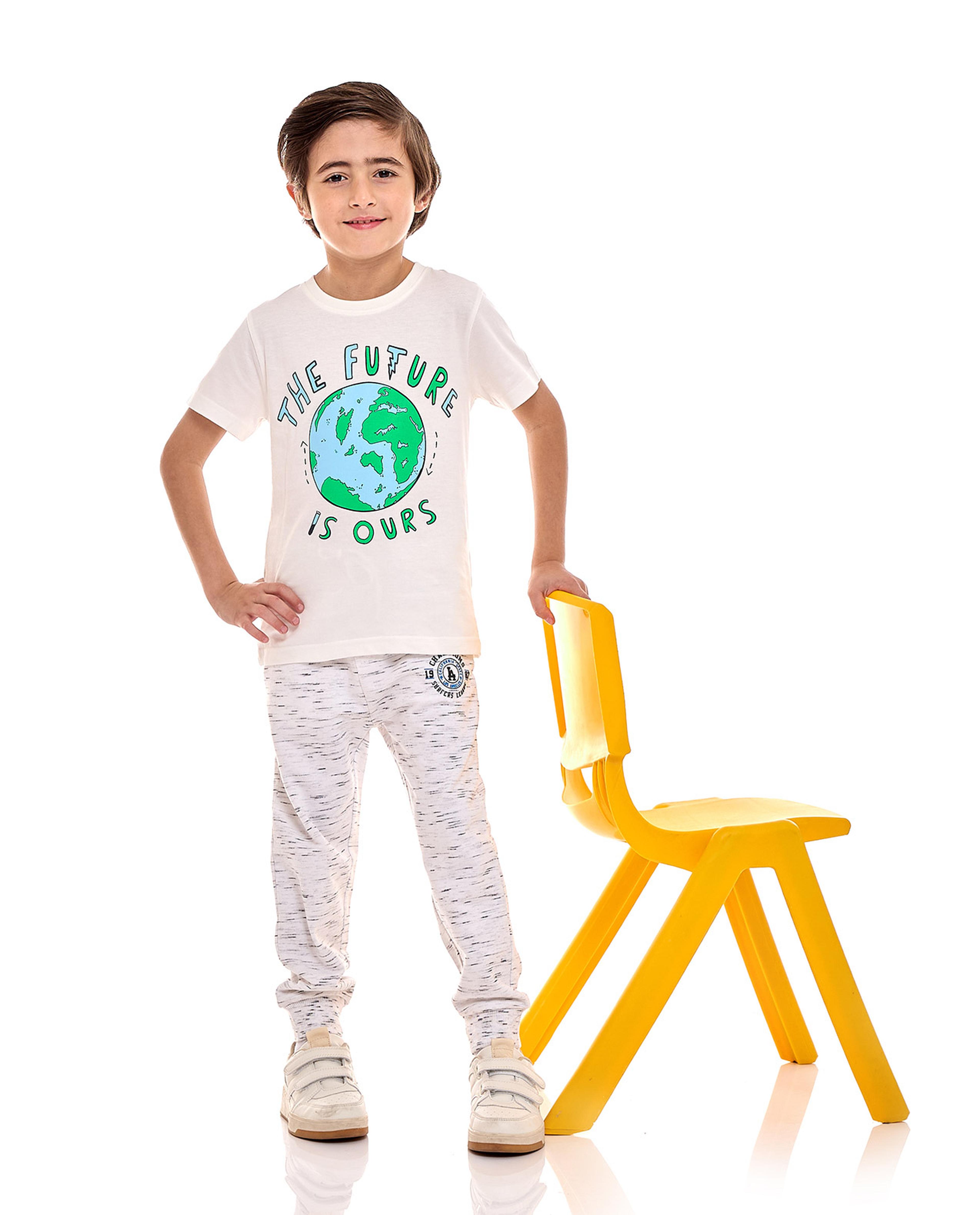 Graphic Print T-Shirt with Crew Neck and Short Sleeves