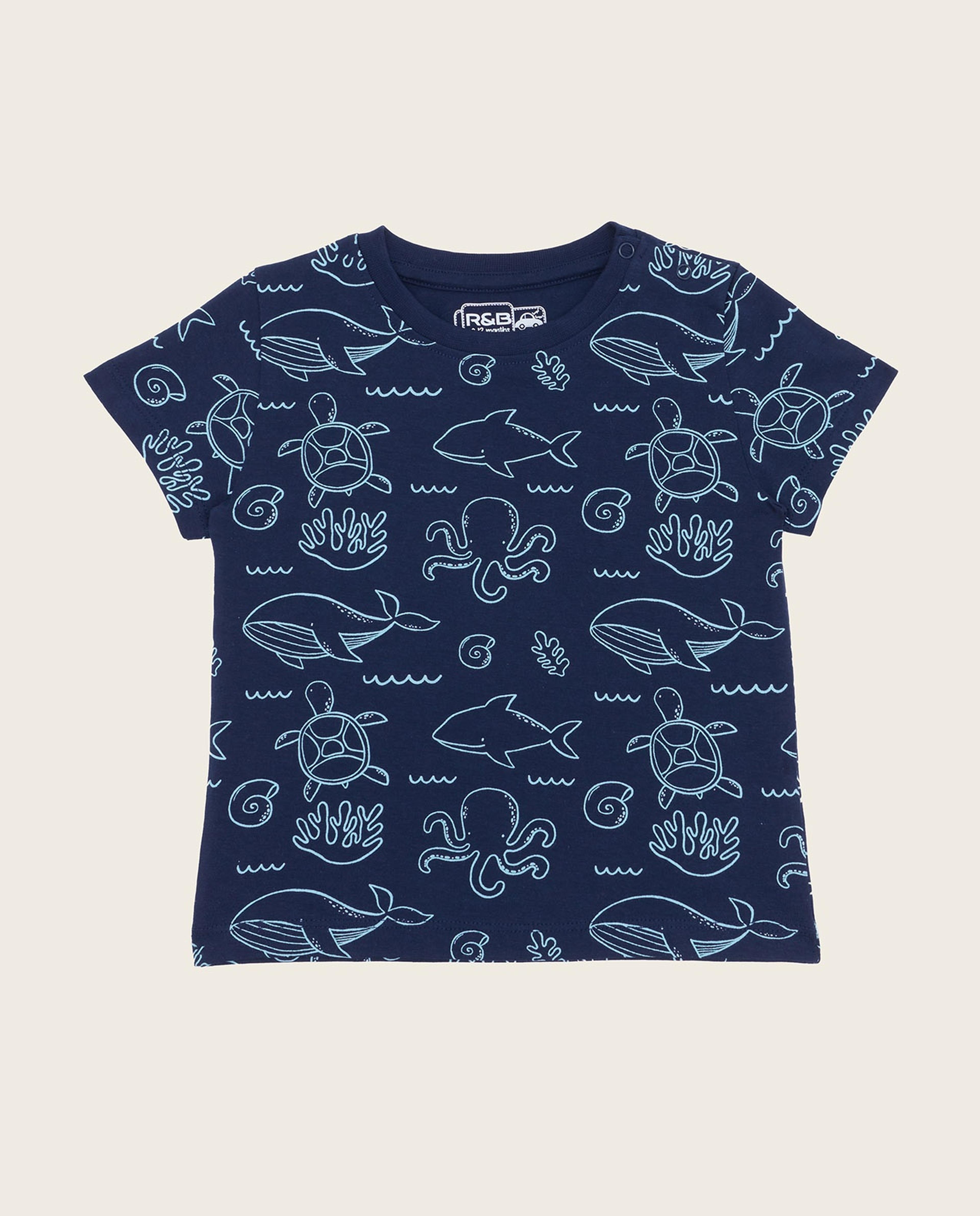 تيشيرت بطبعة وأكمام قصيرة  