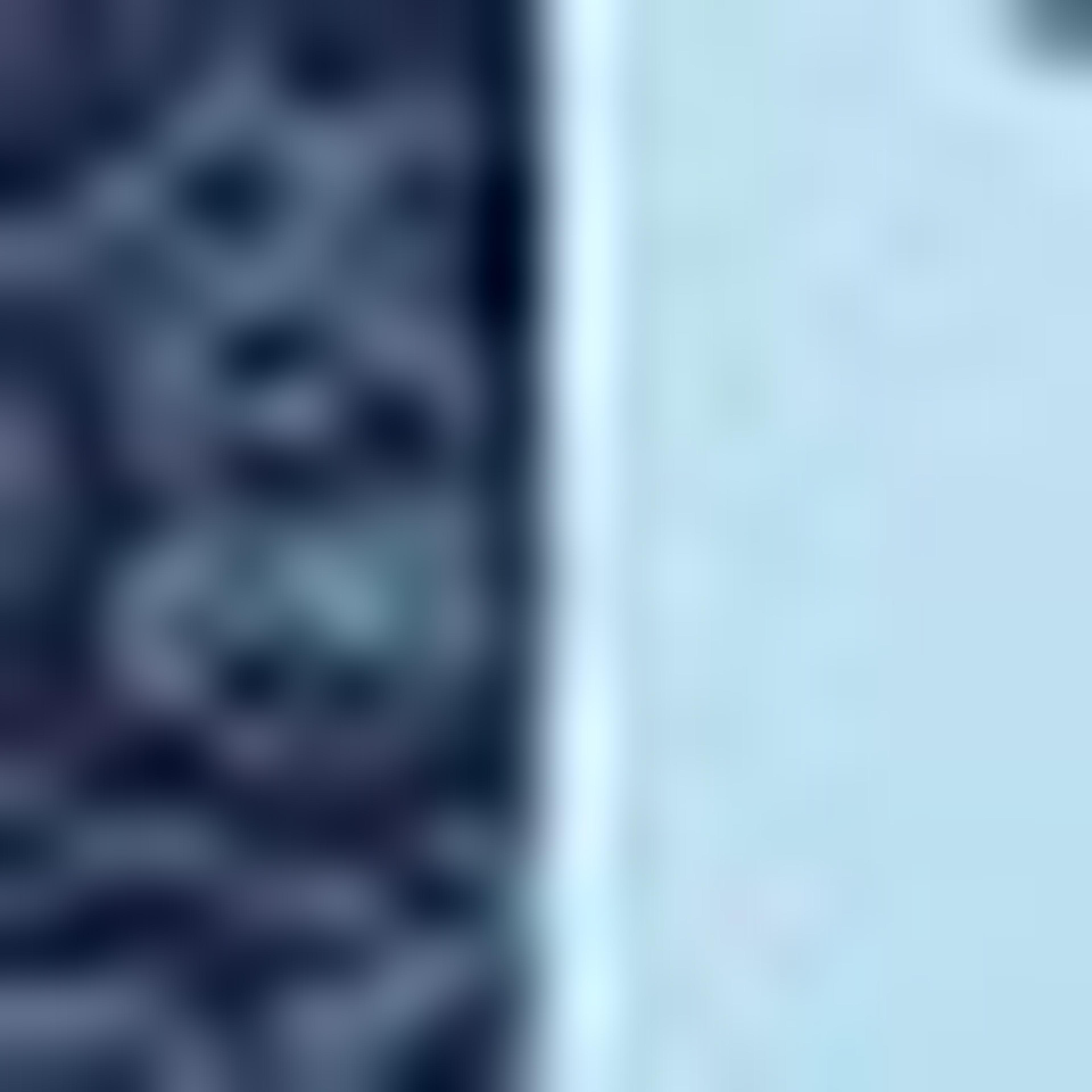 تيشيرت بطبعة وأكمام قصيرة  