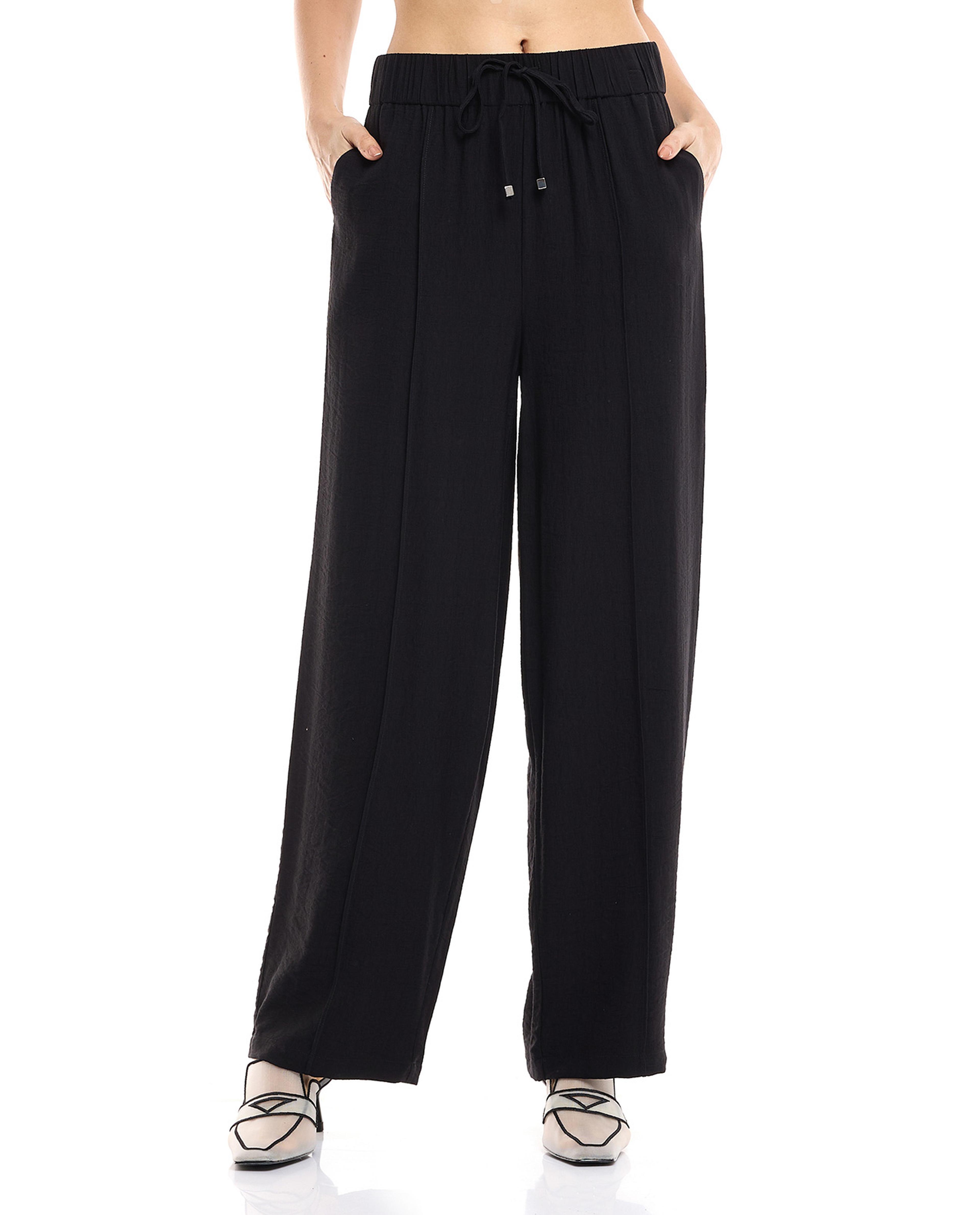 بنطال بقصة ساق واسعة وبخصر رباط