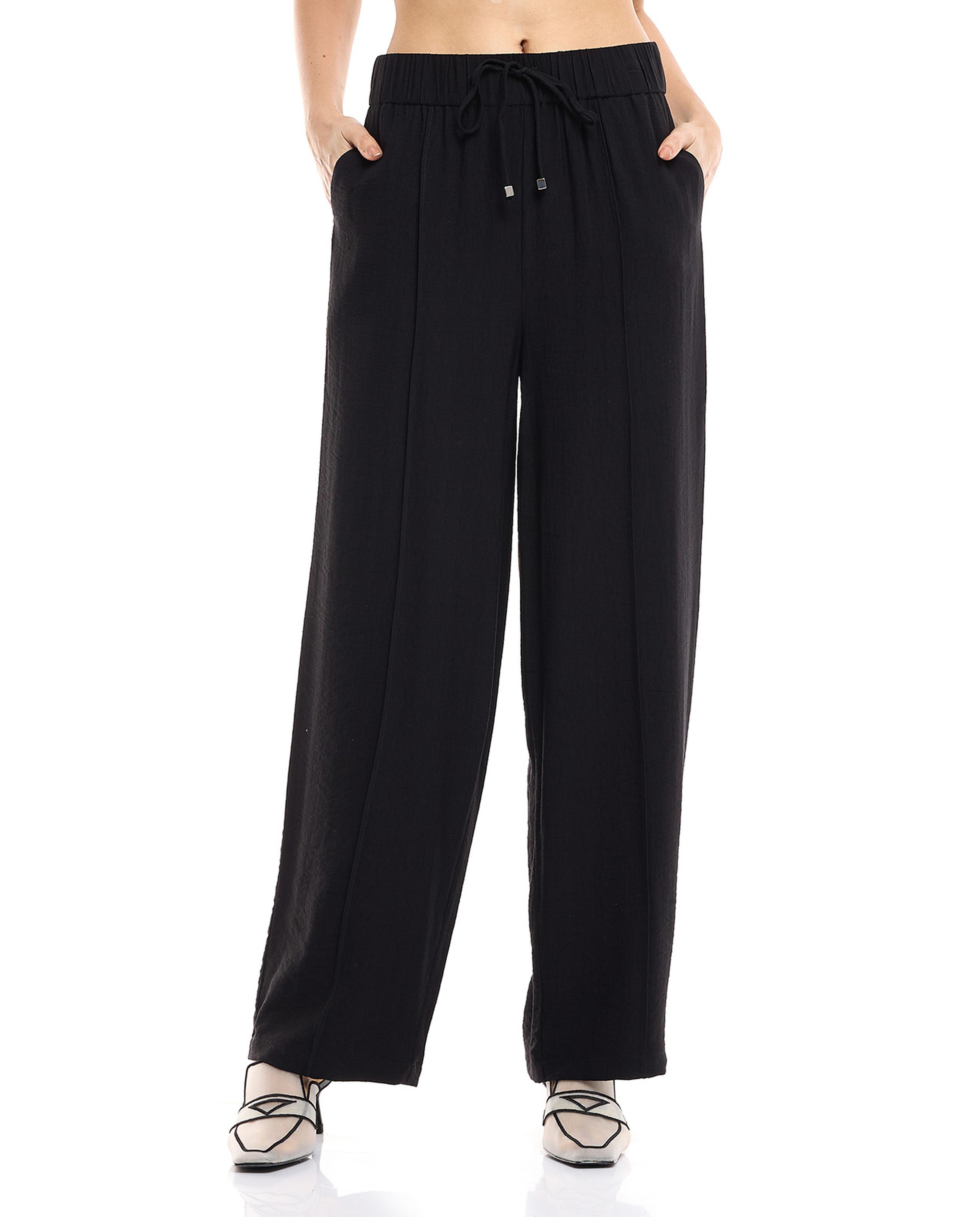 بنطال بقصة ساق واسعة وبخصر رباط