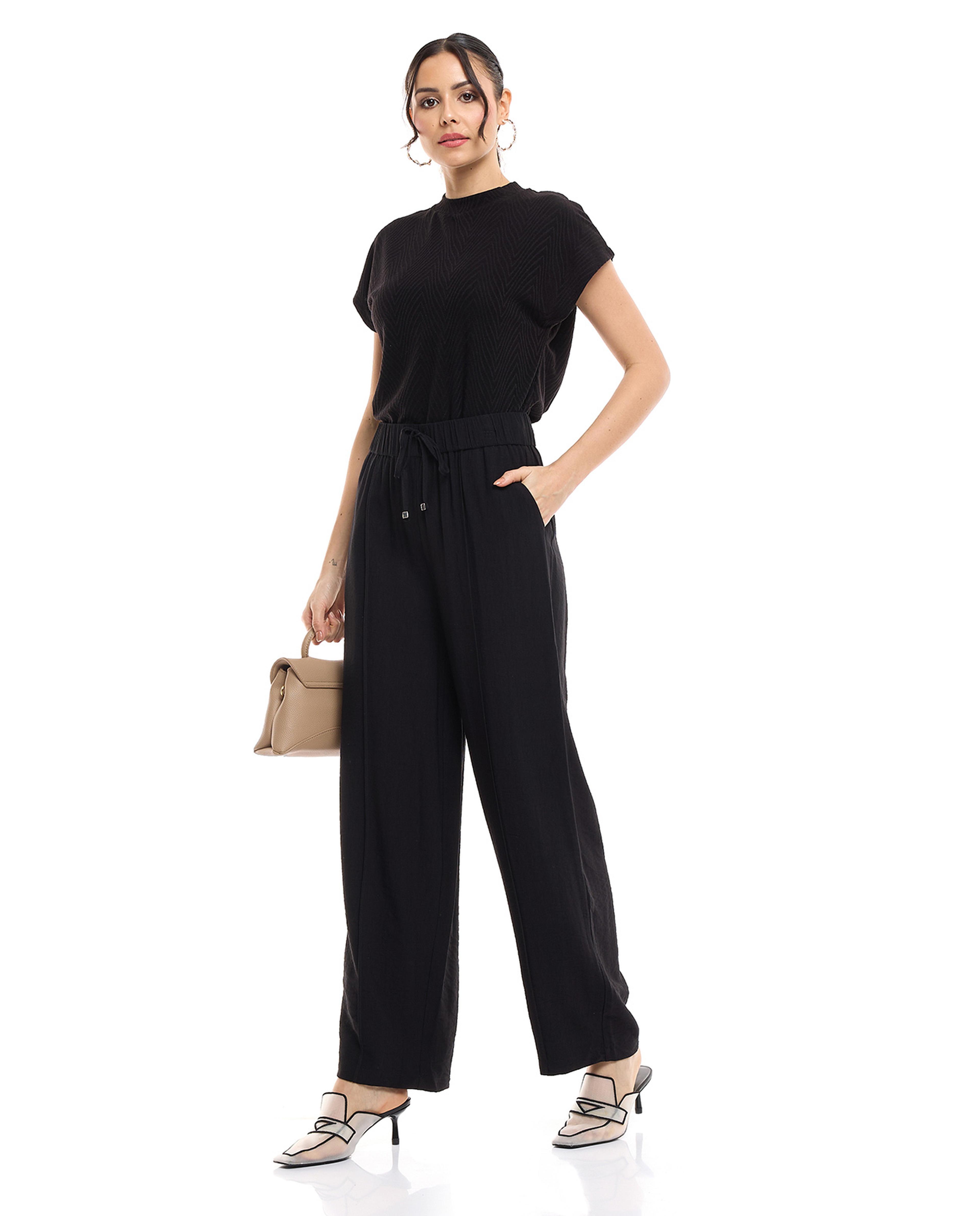 بنطال بقصة ساق واسعة وبخصر رباط