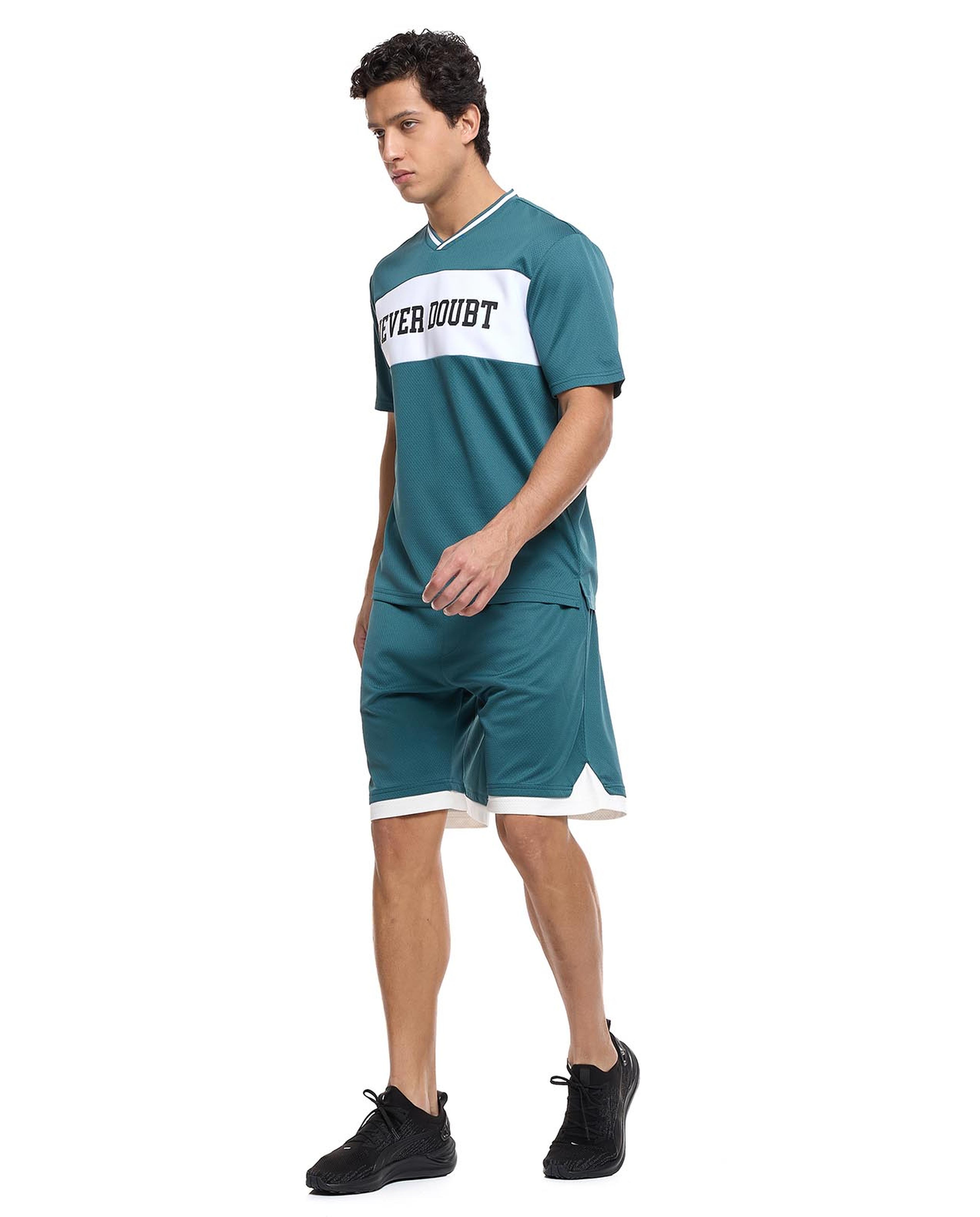 شورت رياضي متباين الألوان 