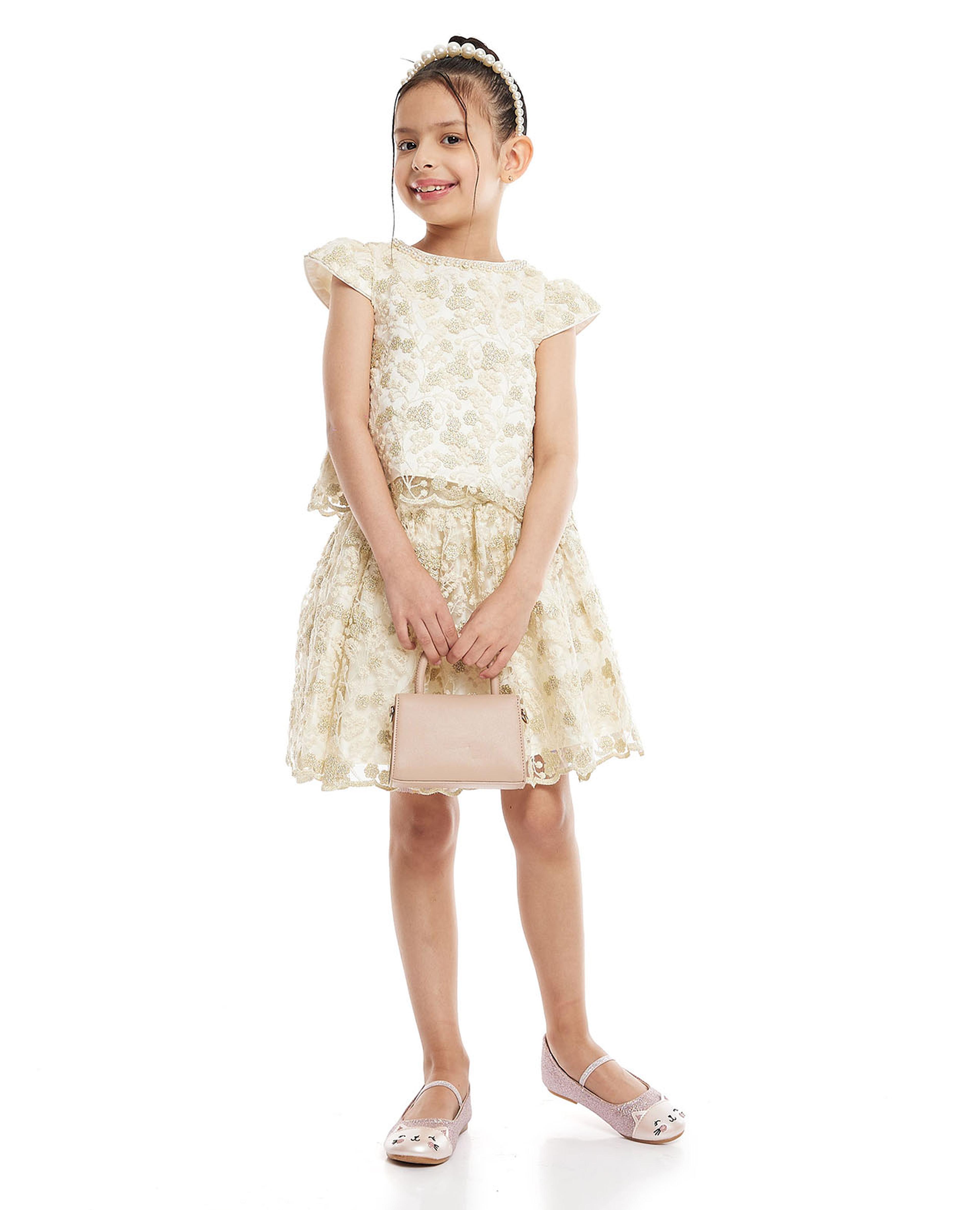 طقم ملابس مزخرف 