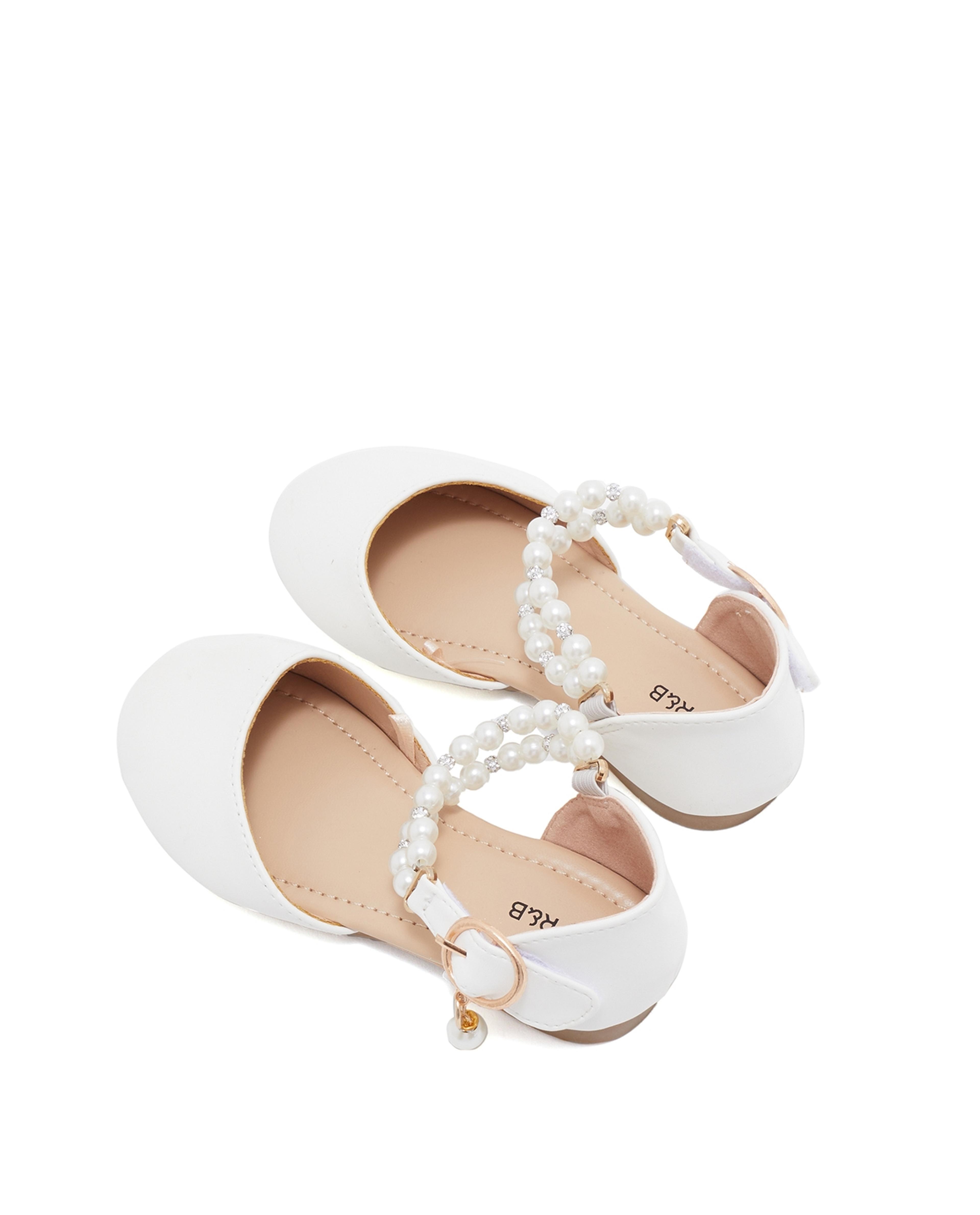 حذاء دورسي بإبزيم