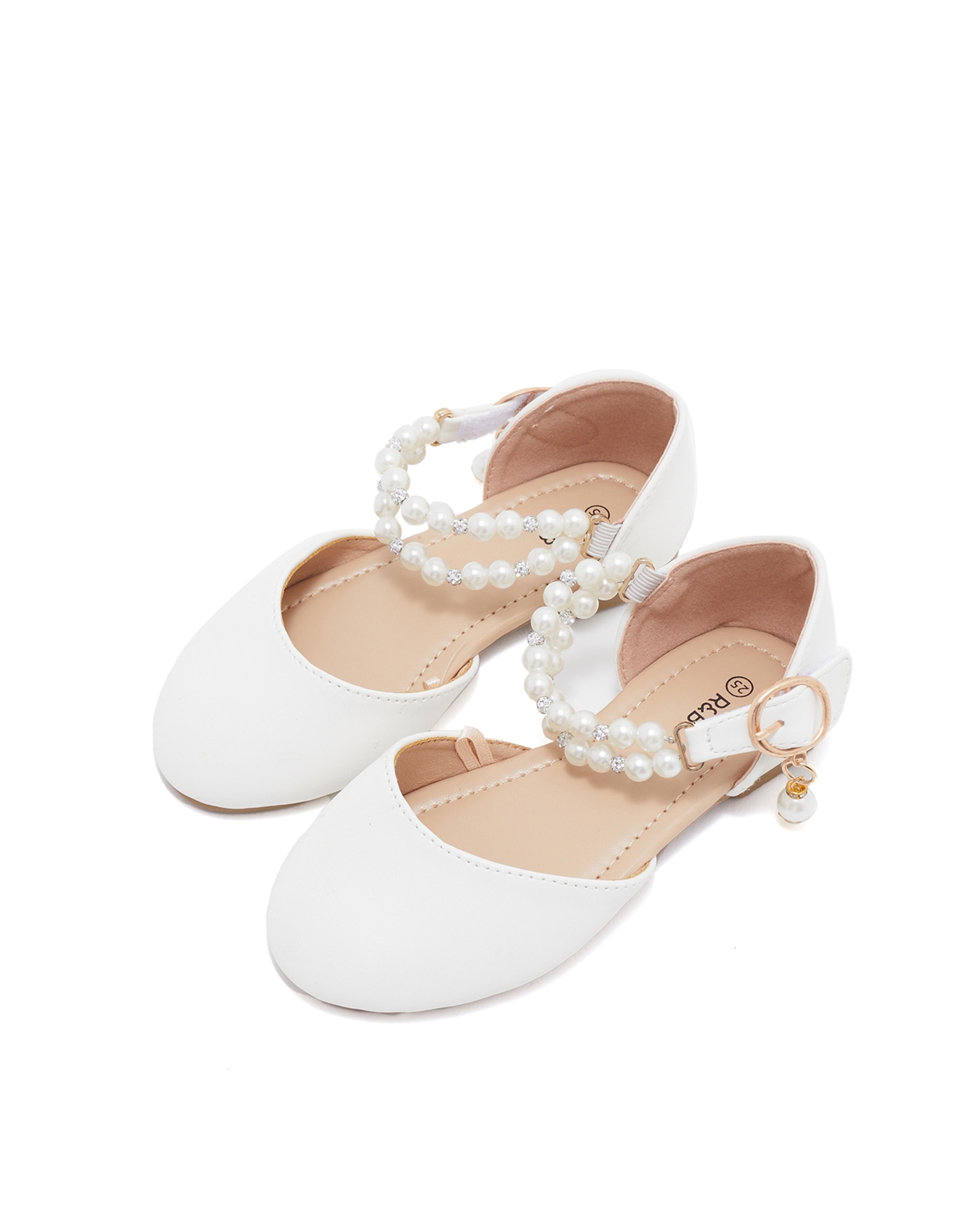 حذاء دورسي بإبزيم